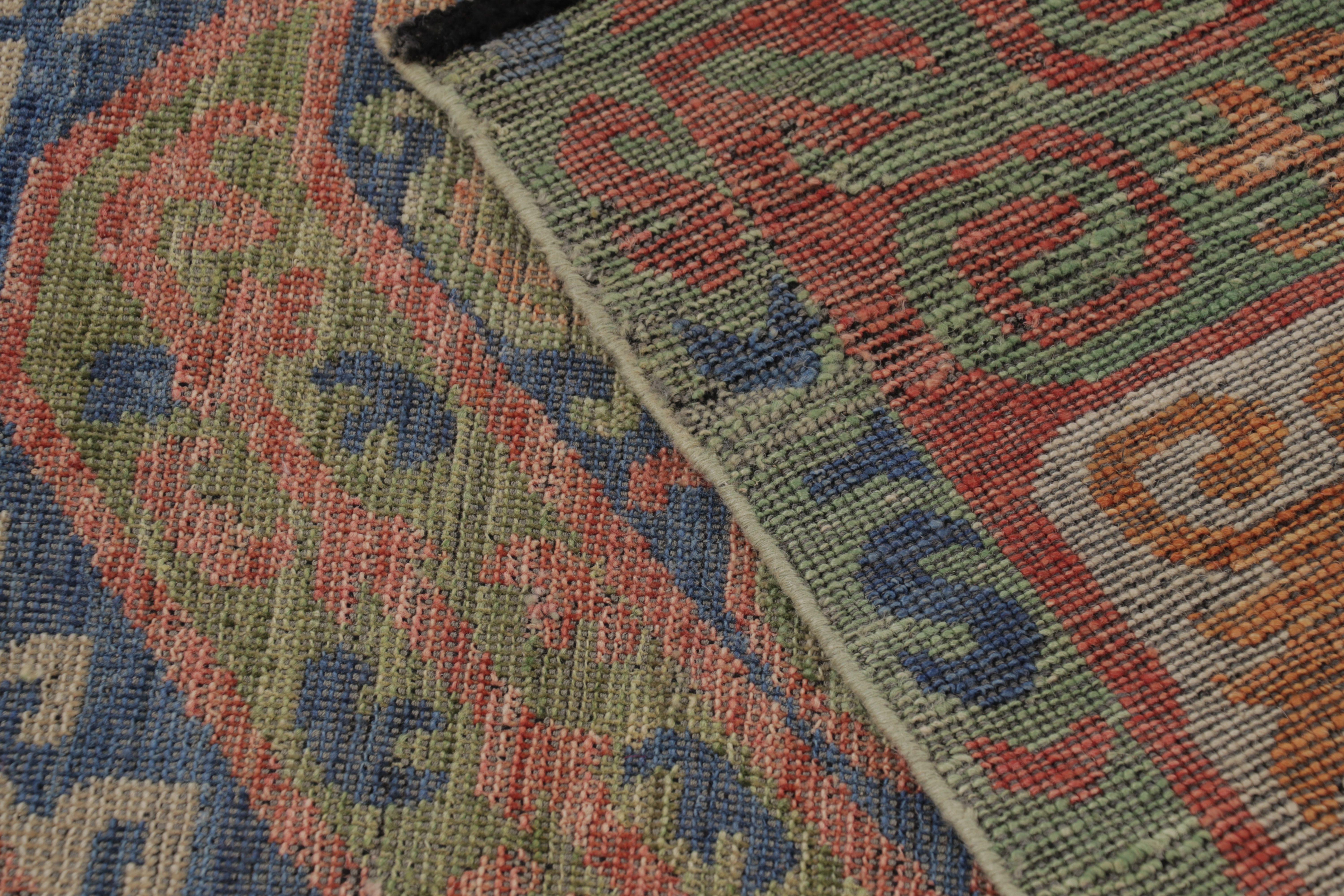 Alfombra medallón de inspiración anatolia de Rug & Kilim, vibrante geometría tribal en venta 1