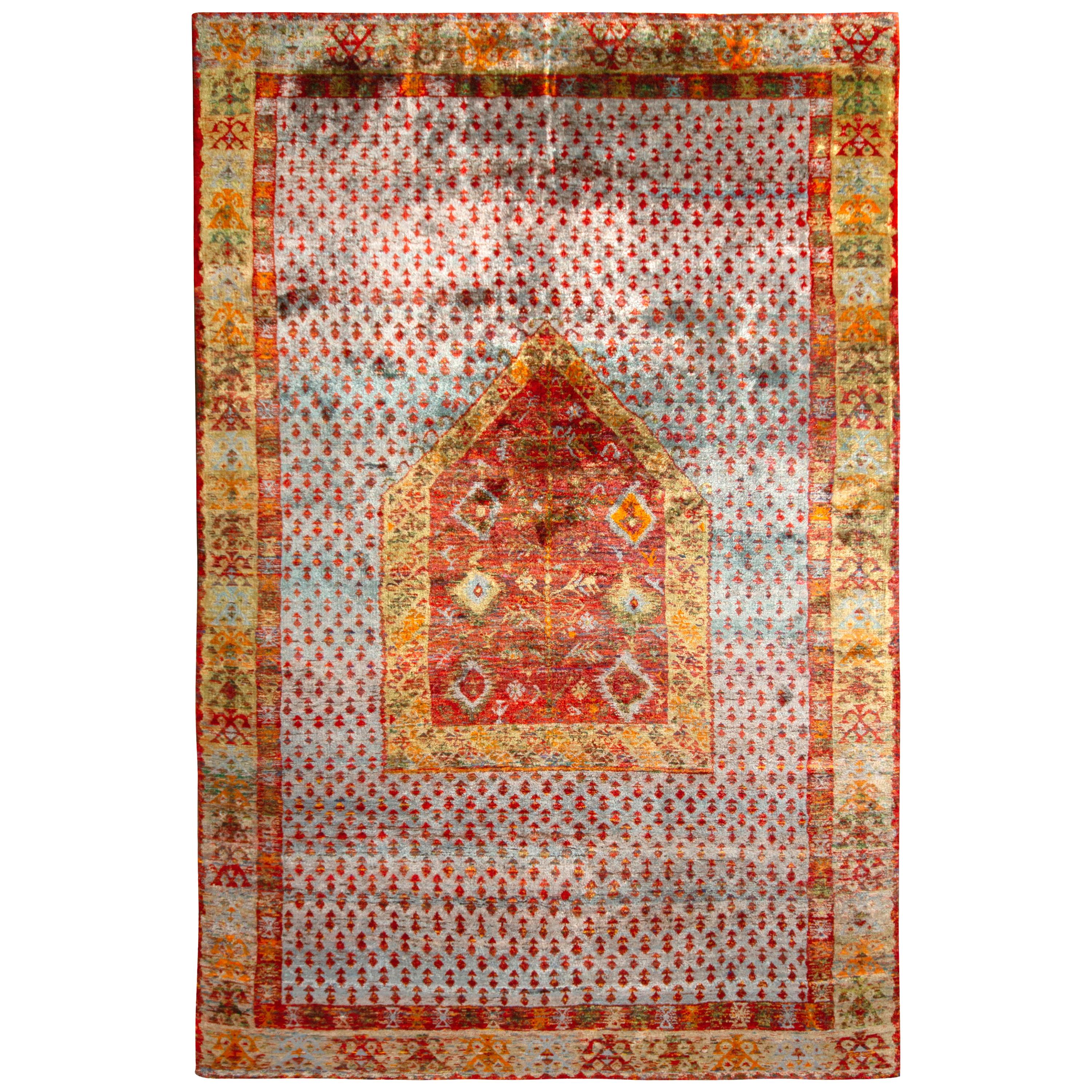 Rug & Kilim's Anatolian Style Reiner Seidenteppich Blau Gold und Rot Geometrisches Muster im Angebot