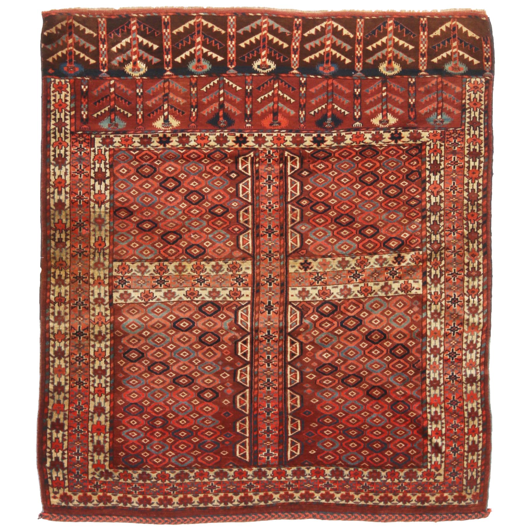 Tapis transitionnel antique Hachli rouge, beige à motif géométrique par Rug & Kilim