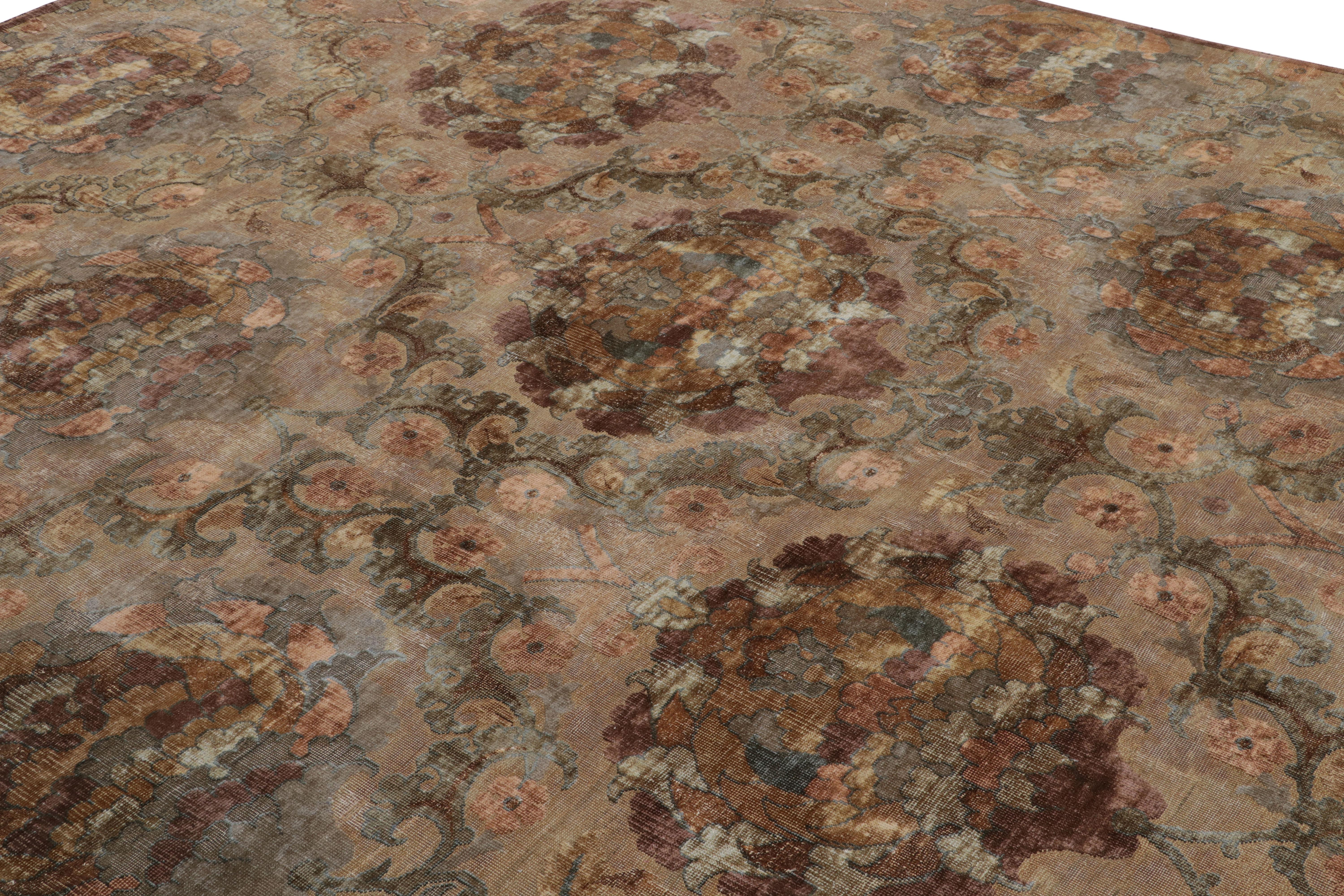 Ce tapis 8x10 de la Collection Modern Classics de Rug & Kilim est une réimagination audacieuse d'anciens tapis ottomans.

Sur le Design :

Ce tapis est noué à la main dans un mélange spécial de laine et de soie oxydées, ce qui donne à cette pièce