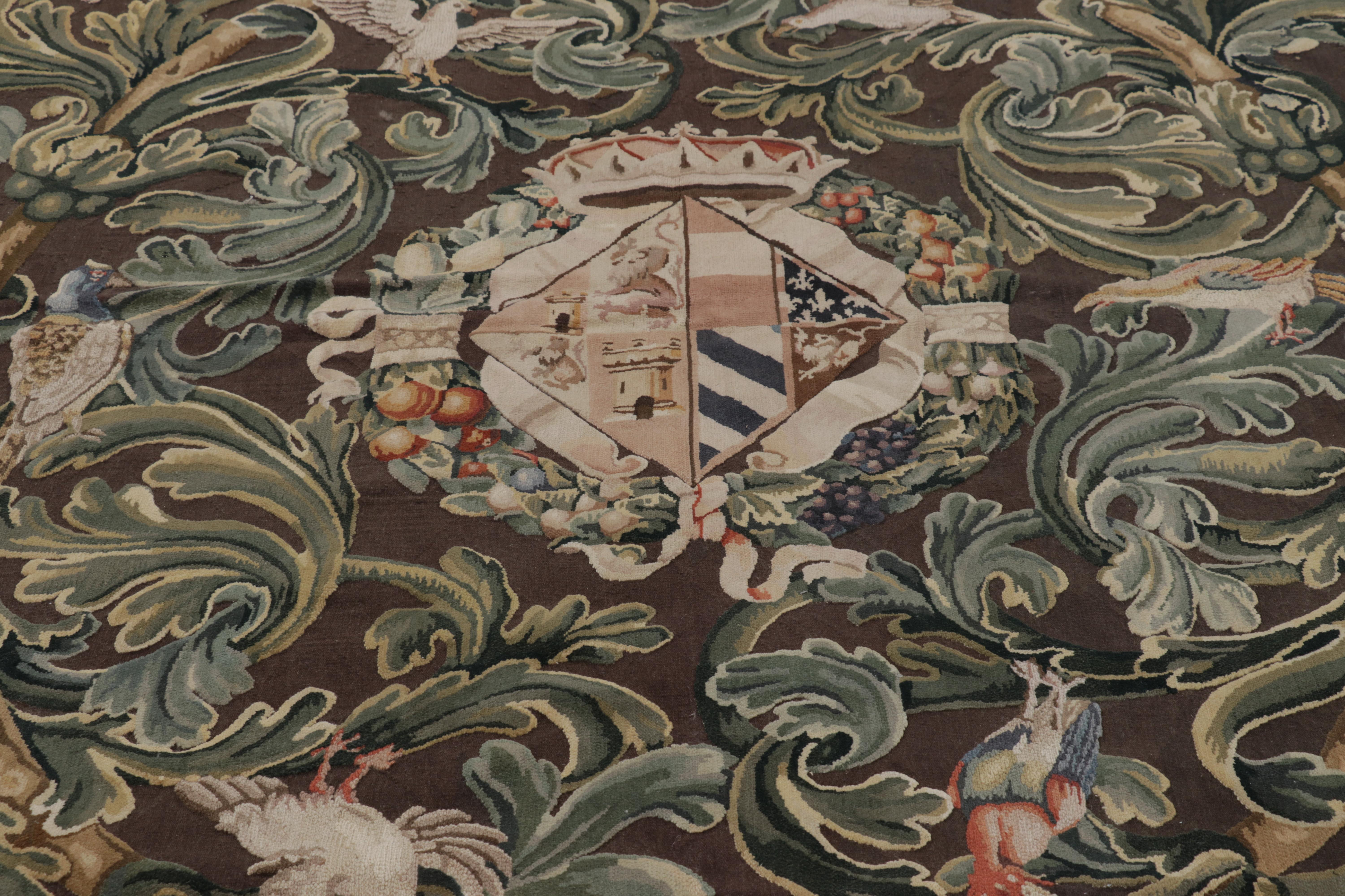 Rug & Kilim's Wappen-Teppich im Tudor-Stil in Schwarz mit Beige-, Blau- und Goldtönen (Chinesisch) im Angebot