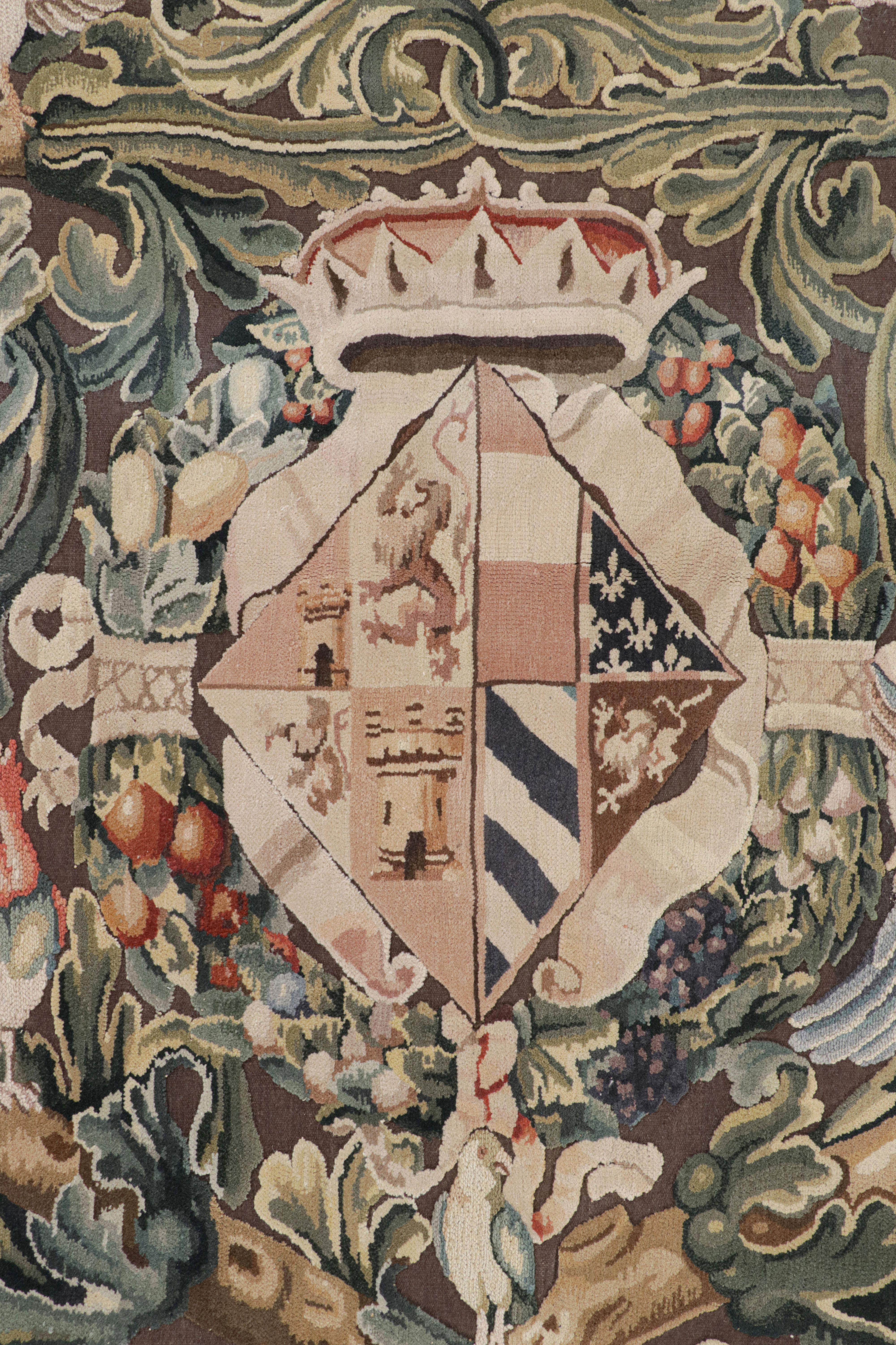 Traves de Mesa Estilo Armorial Tudor de Rug & Kilim en Negro, con Beige, Azul y Dorado Siglo XXI y contemporáneo en venta