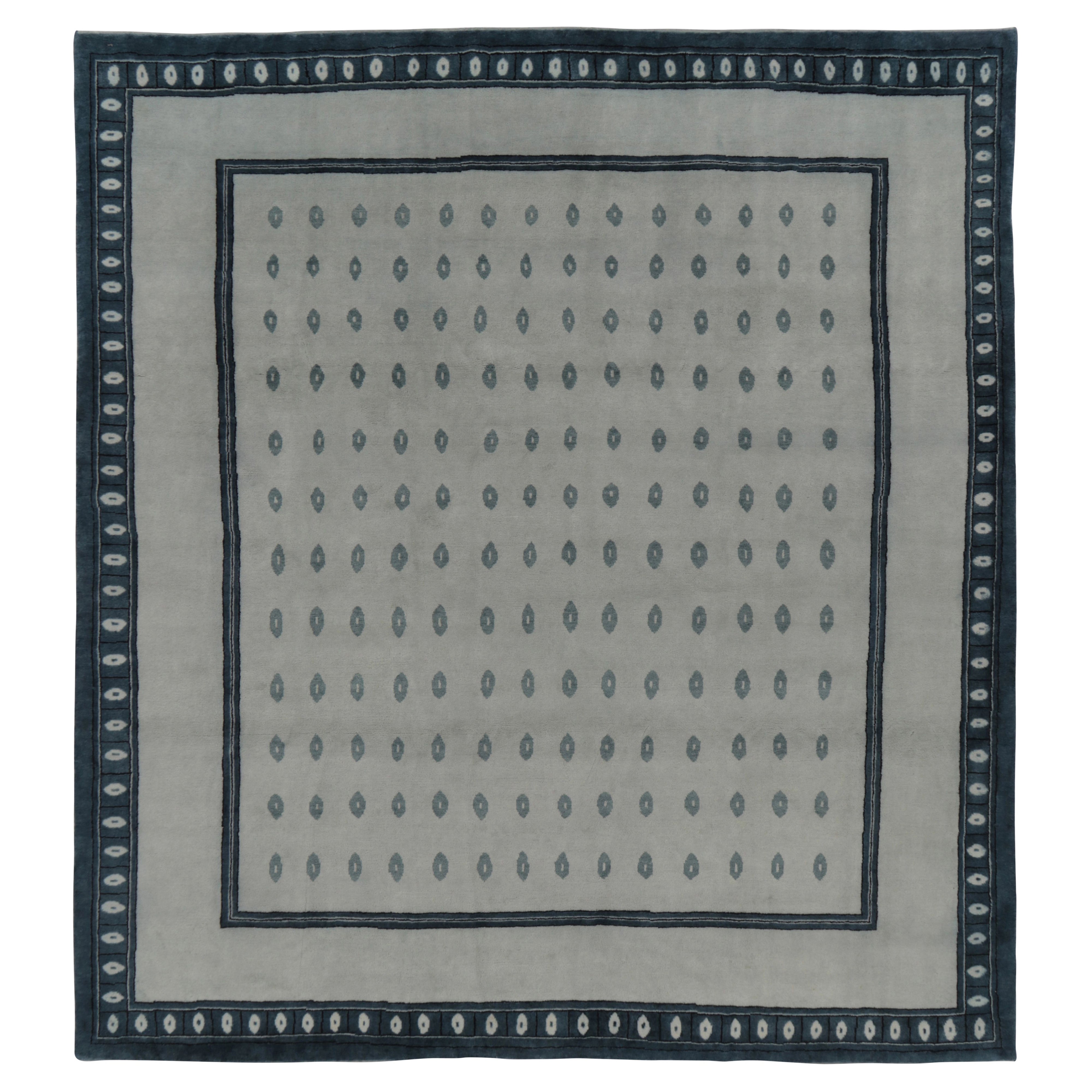 Rug 
Kilim’s Art Deco Inspired Rug, Light Gray Tones with Geometric Patterns For Sale