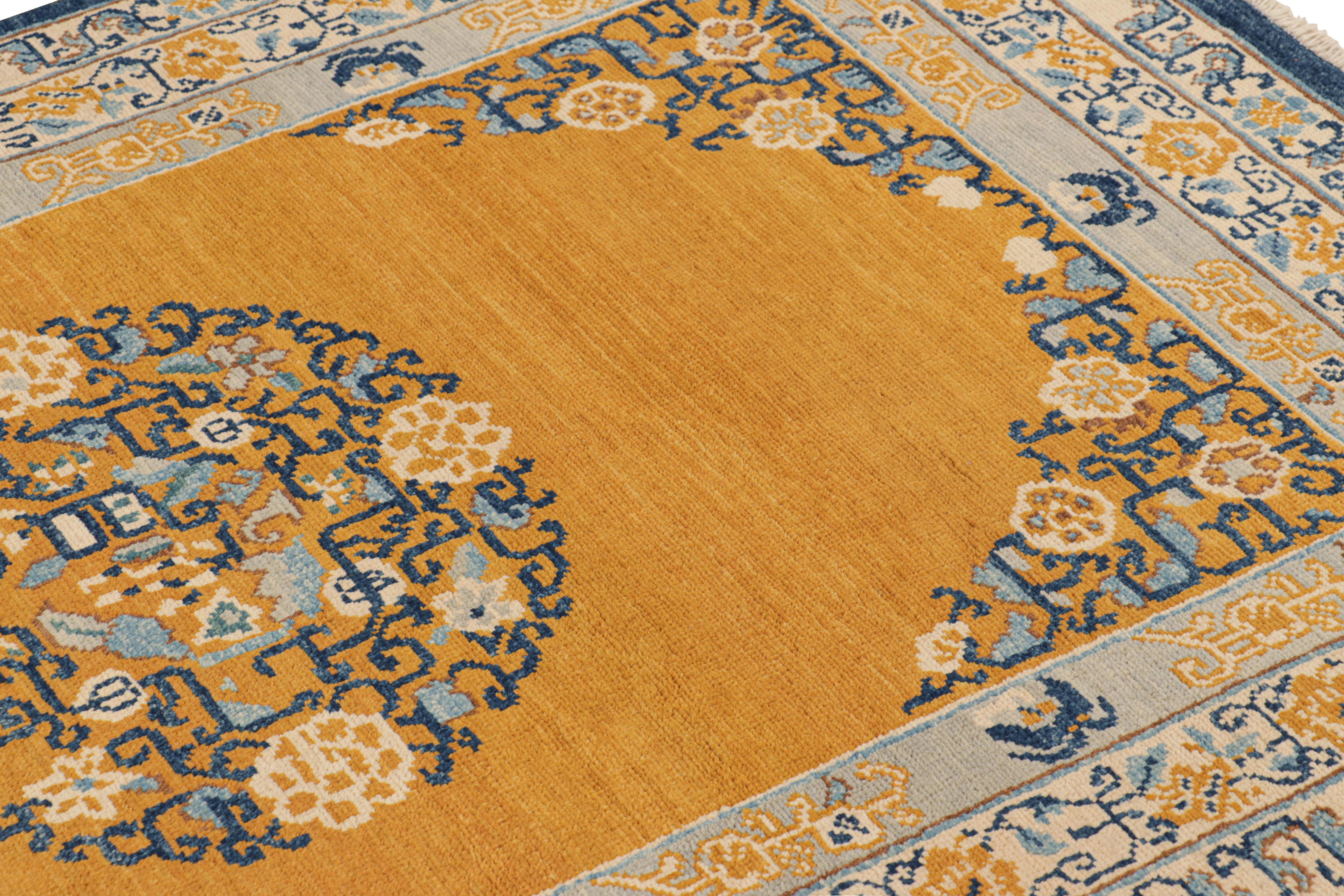 Hand-knotted in wool, this 4x6 Modern Classics rug by Rug & Kilim is from a rare set of triplets in this design, inspired by antique Chinese Art Deco rugs and similar Chinoiserie designs of the 1920s. 

On the Design: 

A gold open field underscores