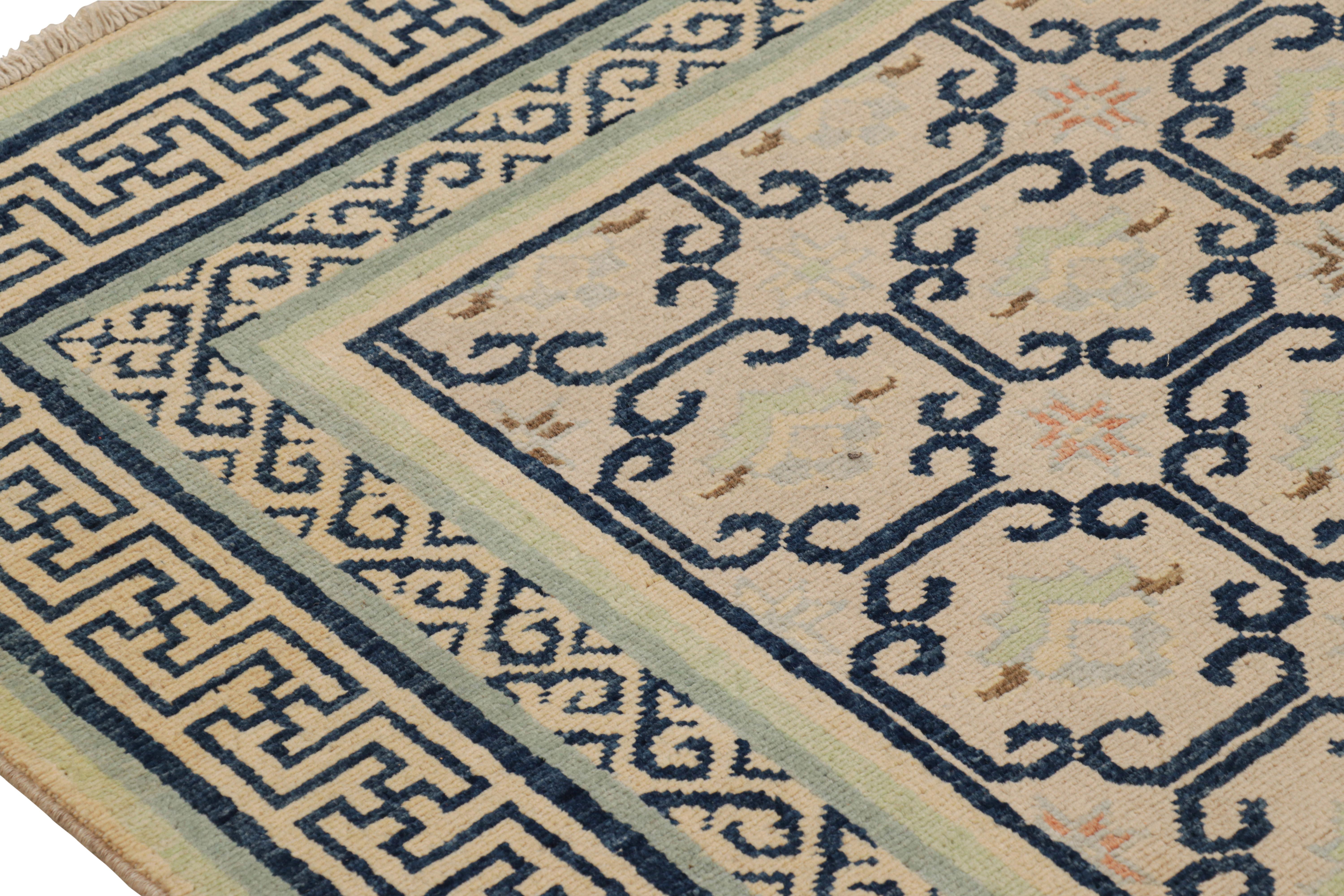 Afghan Rug & Kilim's Art Deco Style Rug in Beige with Blue Geometric Patterns (tapis de style Art déco en beige avec des motifs géométriques bleus) en vente