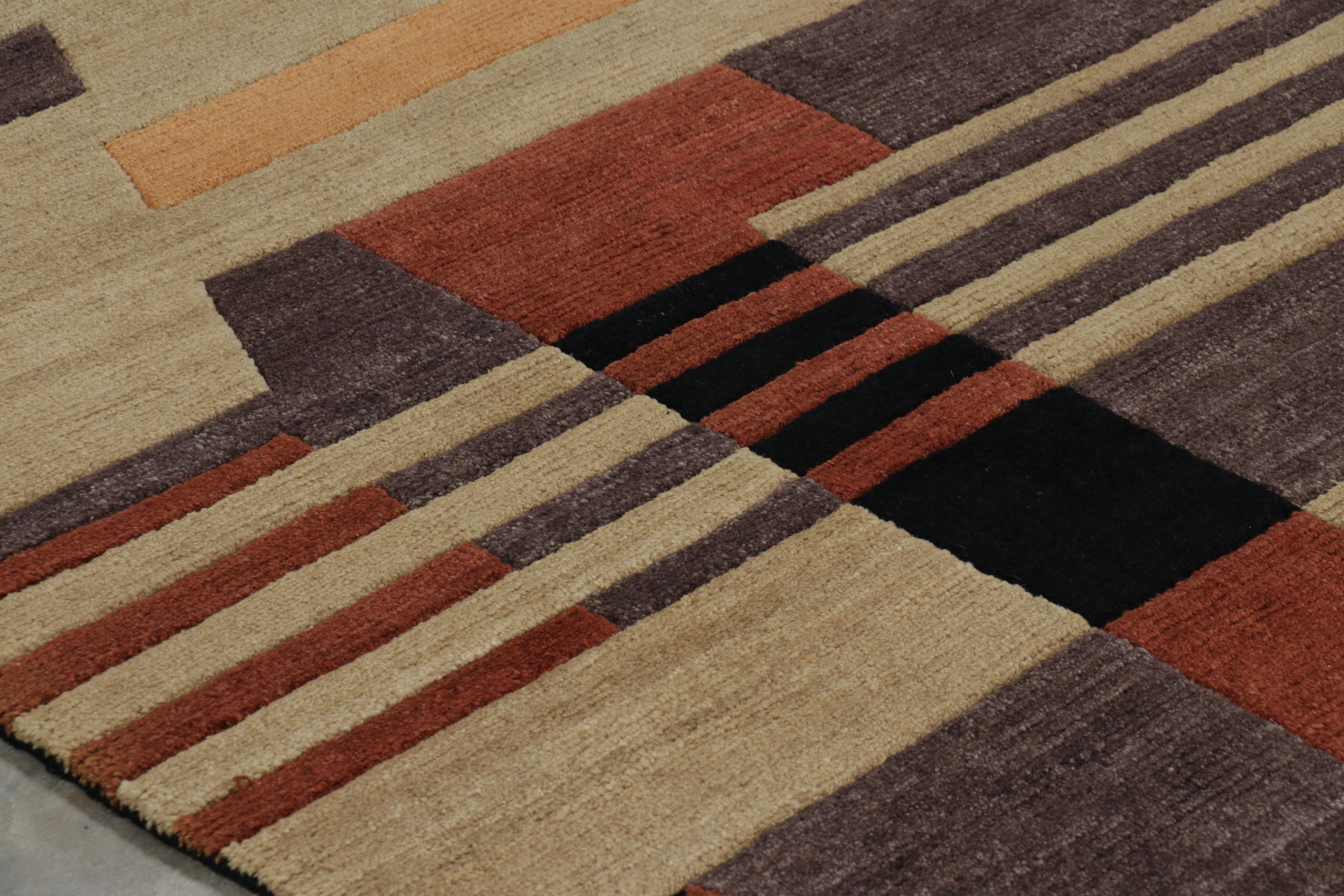 Rug & Kilim's Art Deco Style Teppich in Brown und Schwarz mit geometrischen Mustern im Angebot 1