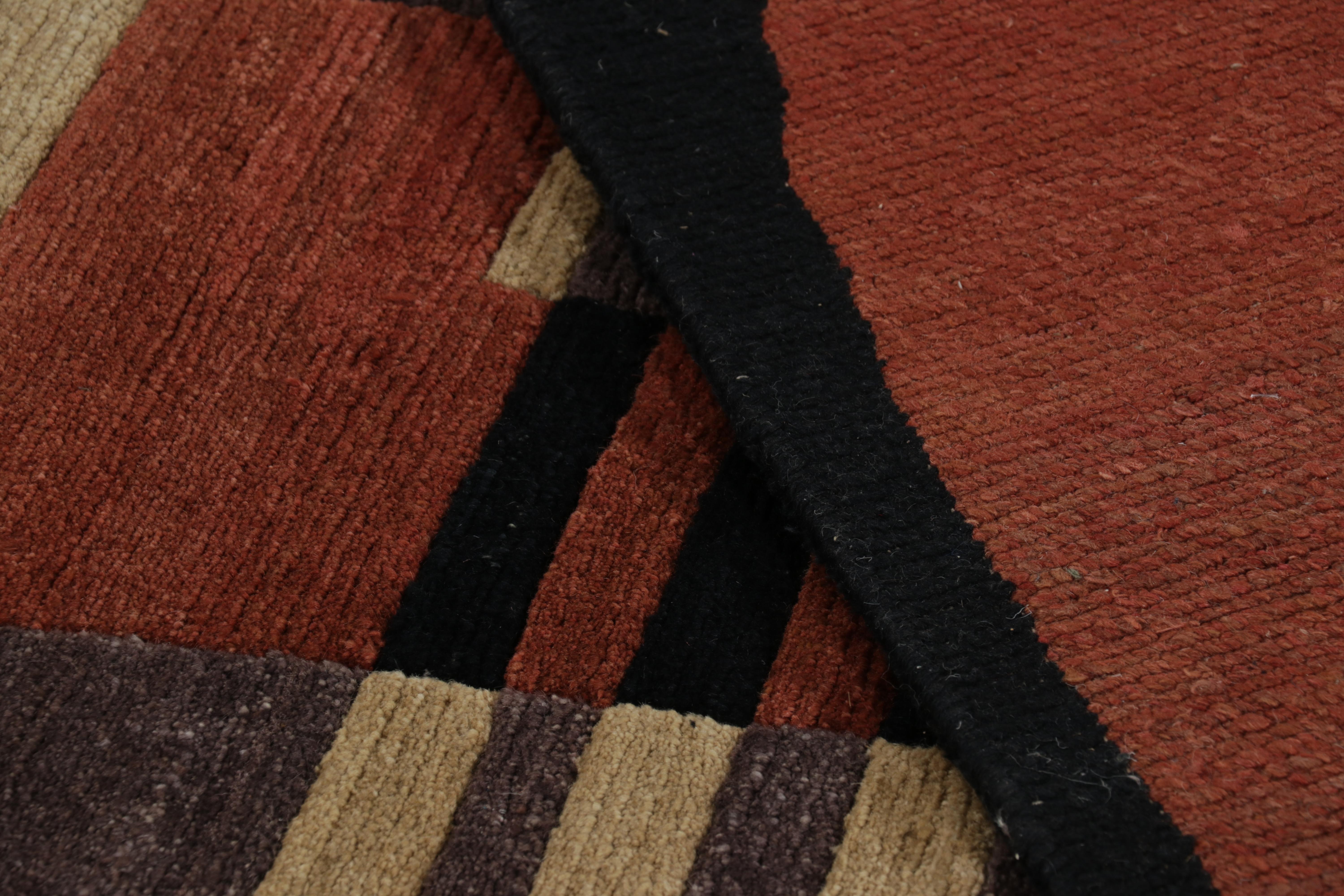 Rug & Kilim's Art Deco Style Teppich in Brown und Schwarz mit geometrischen Mustern im Angebot 2