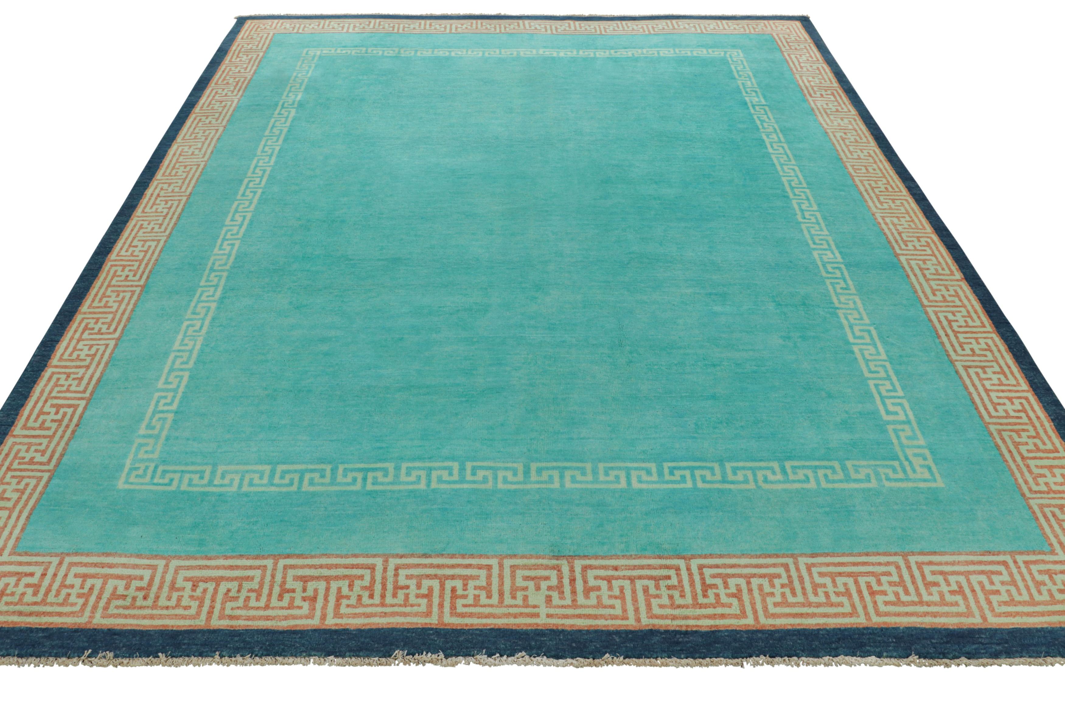 Alfombra estilo Art Déco de Rug & Kilim, campo abierto azul turquesa y bordes de llave griega Anudado a mano en venta