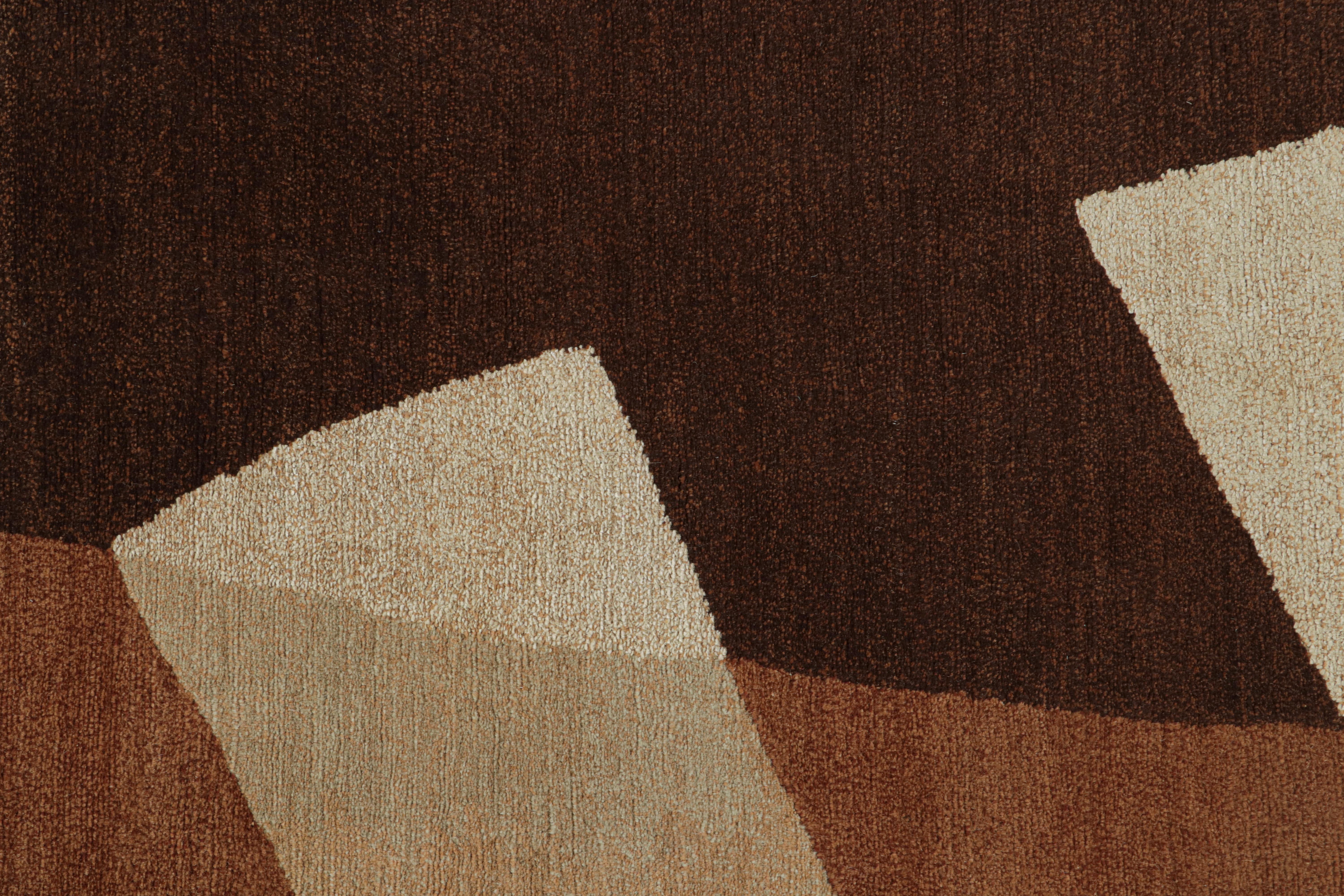 Läufer von Rug & Kilim im Art-Deco-Stil mit geometrischen Mustern in Brauntönen im Zustand „Neu“ im Angebot in Long Island City, NY