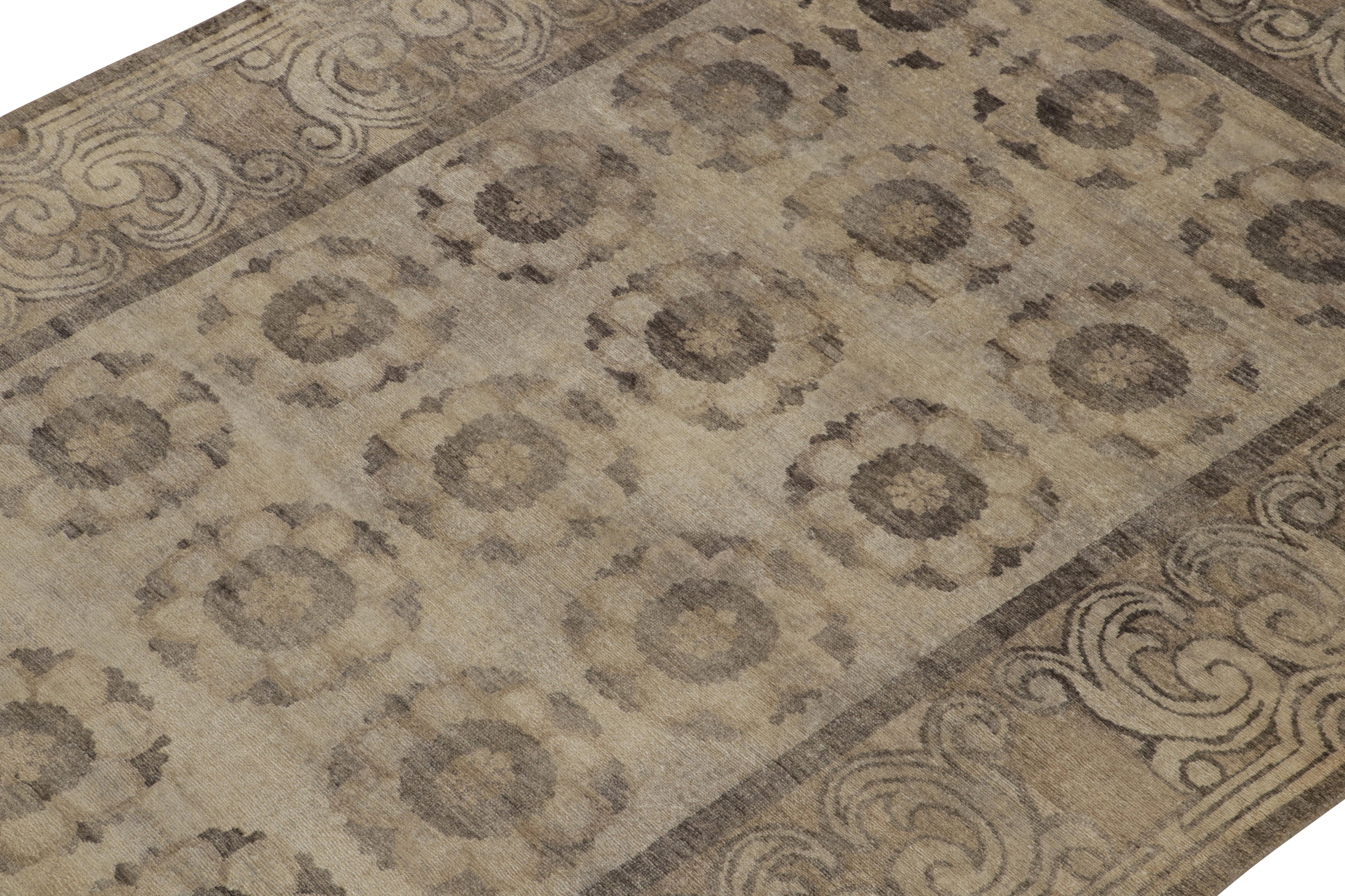 Teppich im Arts &amp; Crafts-Stil von Teppich &amp; Kilims mit beige-braunen Medaillonmuster (Indisch) im Angebot