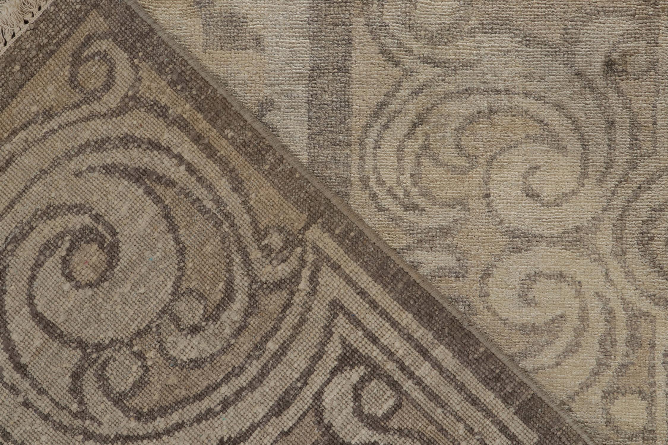 Rug & Kilim’s Arts & Crafts style rug in Beige-Brown Medallion Patterns In New Condition For Sale In Long Island City, NY