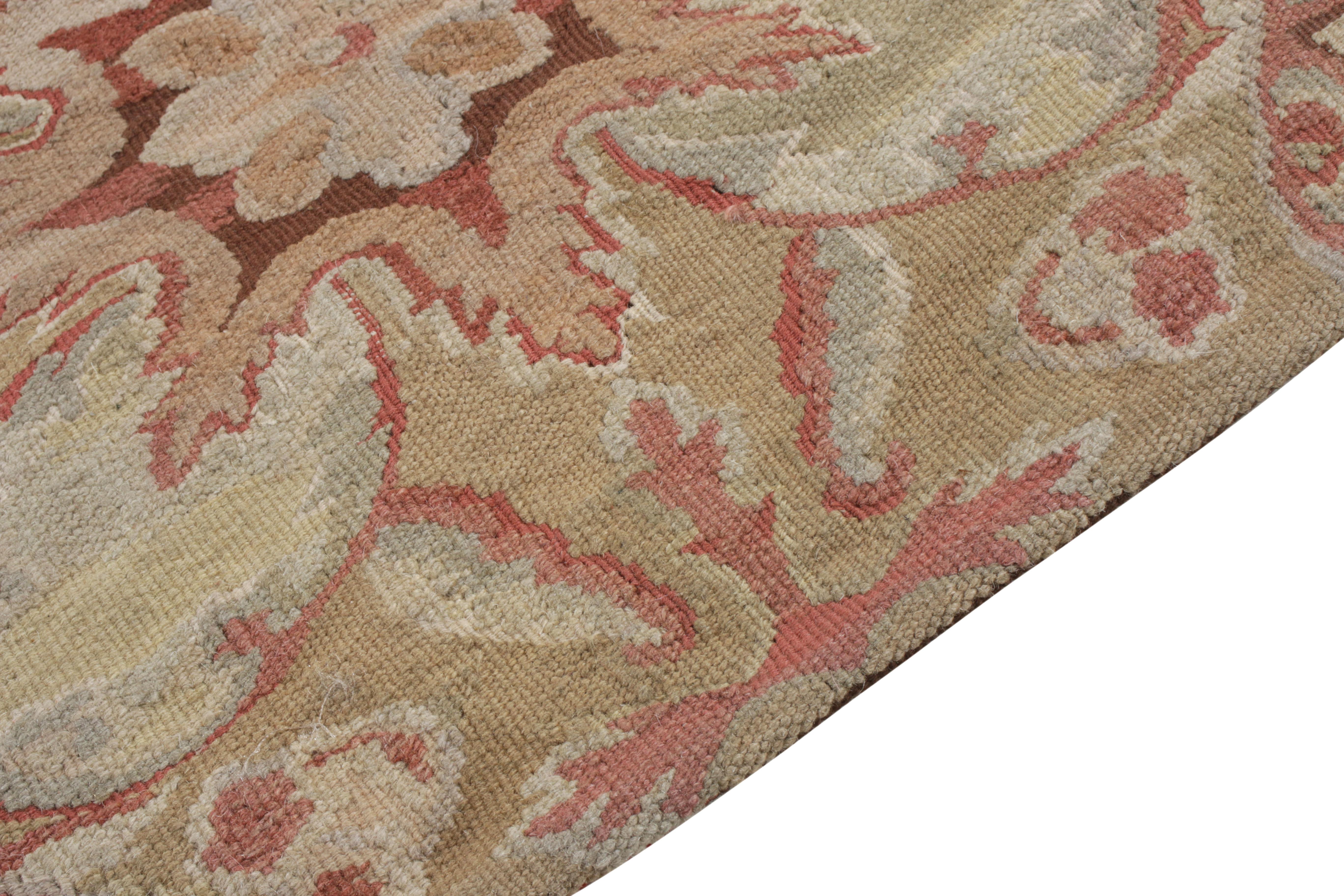 Alfombra Aubusson de Rug & Kilim, estilo tejido plano, beige-marrón, estampado floral rosa Anudado a mano en venta