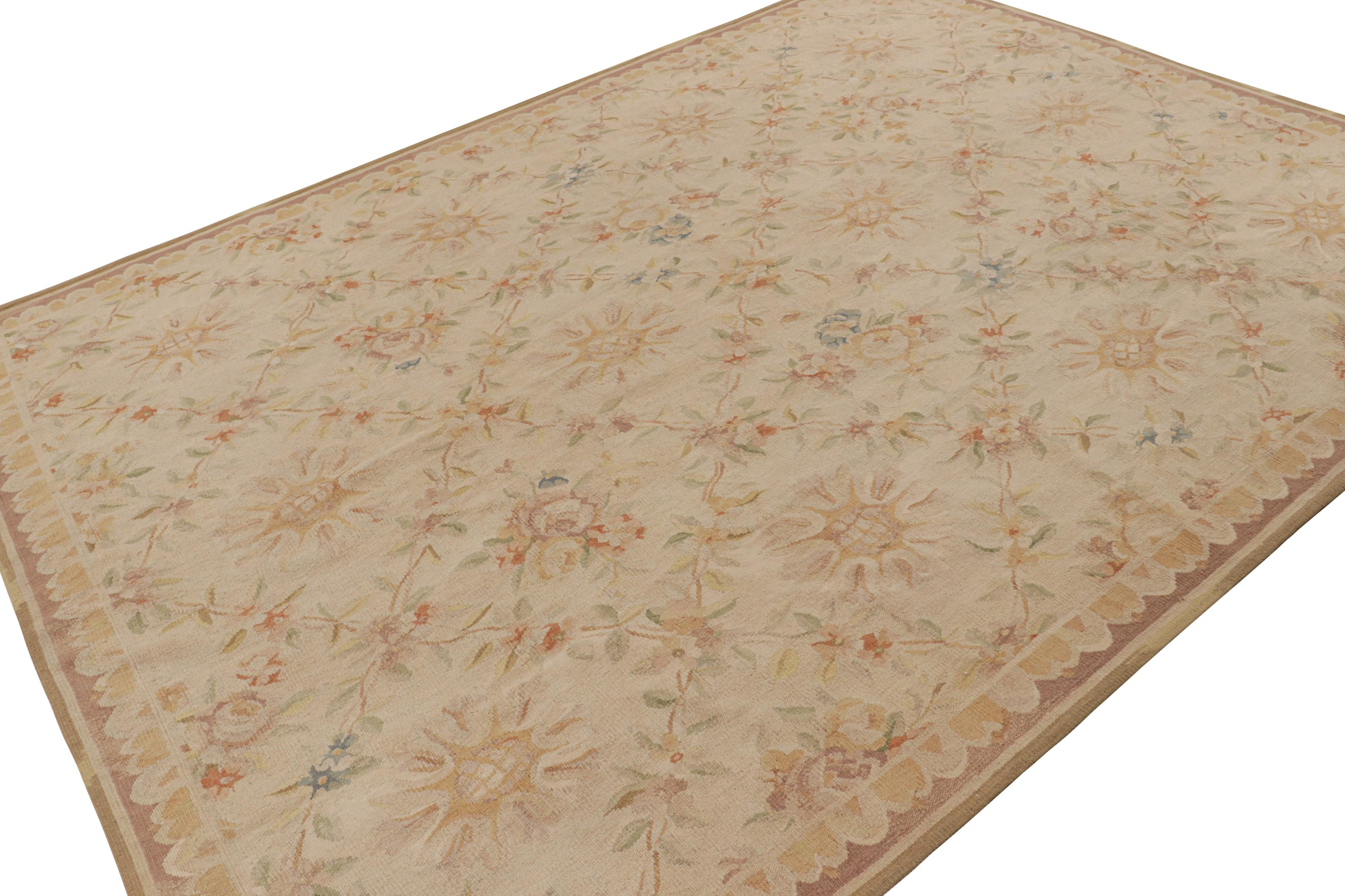 Rug & Kilim's Aubusson-Teppich in Beige mit bunten Blumenmustern (Handgewebt) im Angebot