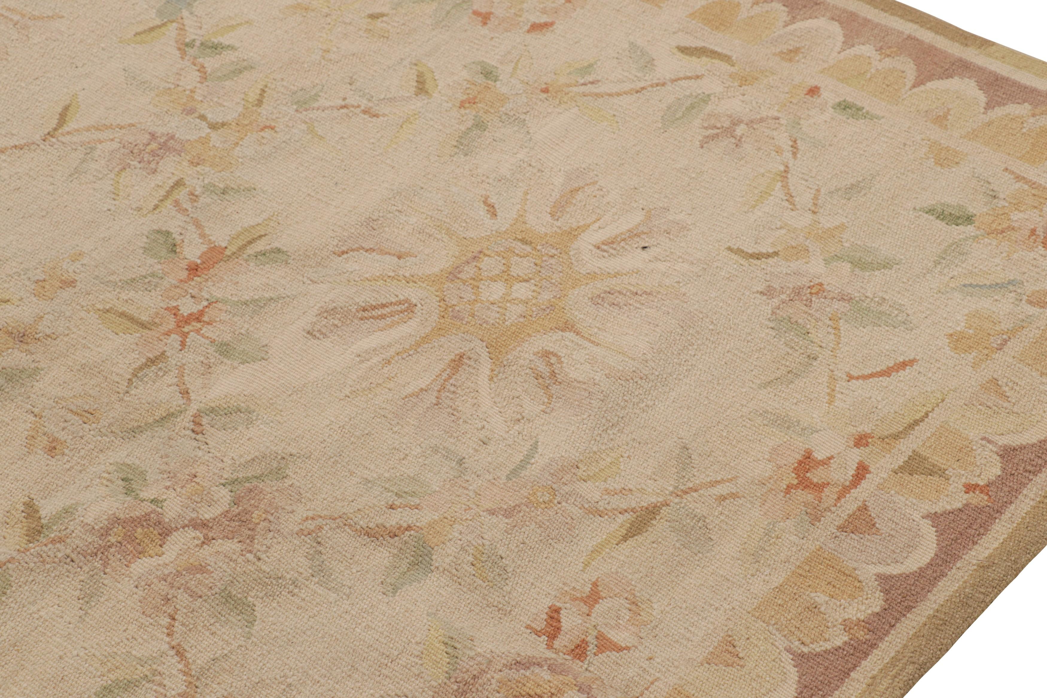 Rug & Kilim's Aubusson-Teppich in Beige mit bunten Blumenmustern (21. Jahrhundert und zeitgenössisch) im Angebot