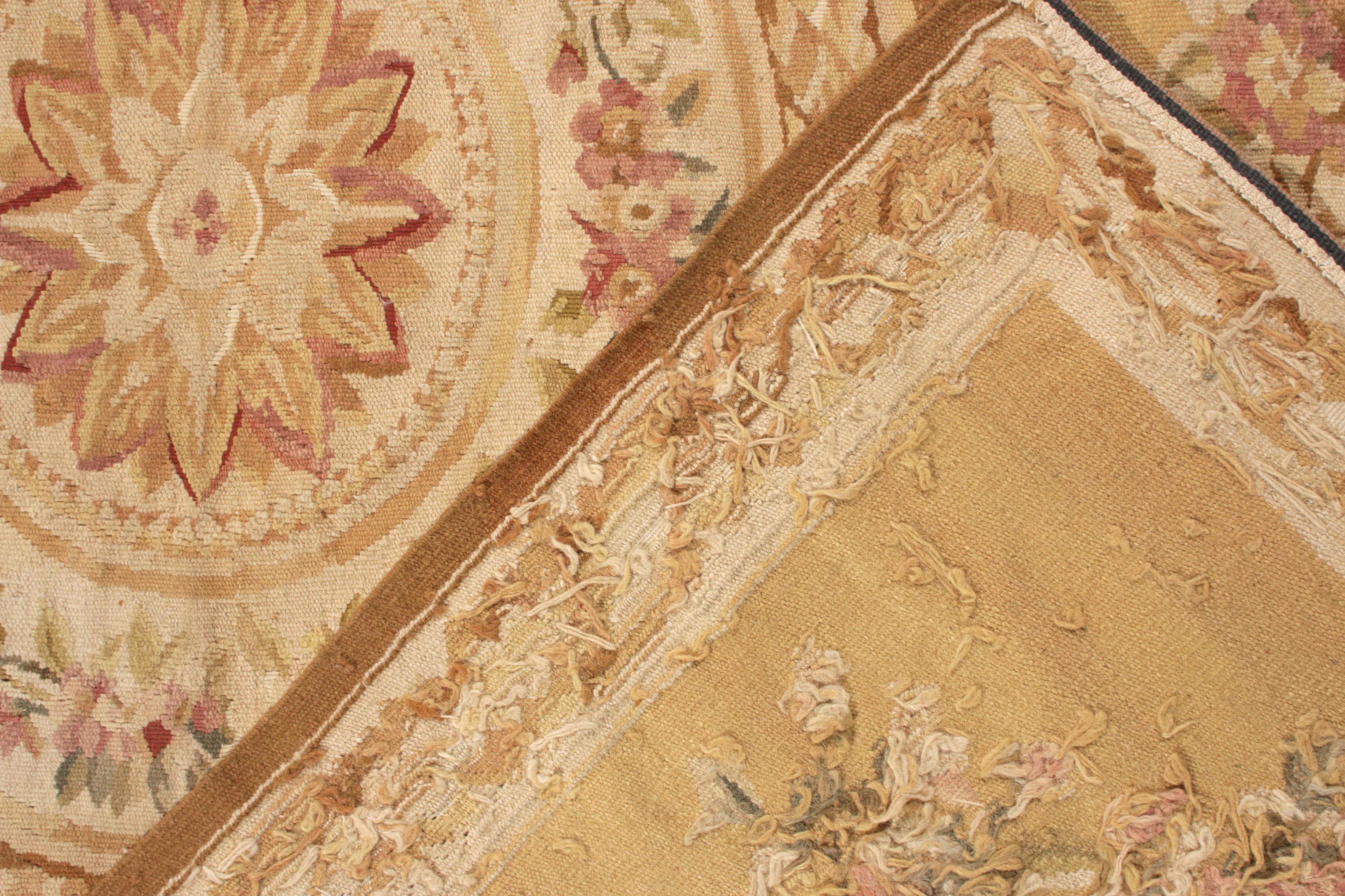 Rug & Kilim’s Aubusson Style Flat Weave in Beige, Cream Medallion Floral Pattern In New Condition For Sale In Long Island City, NY