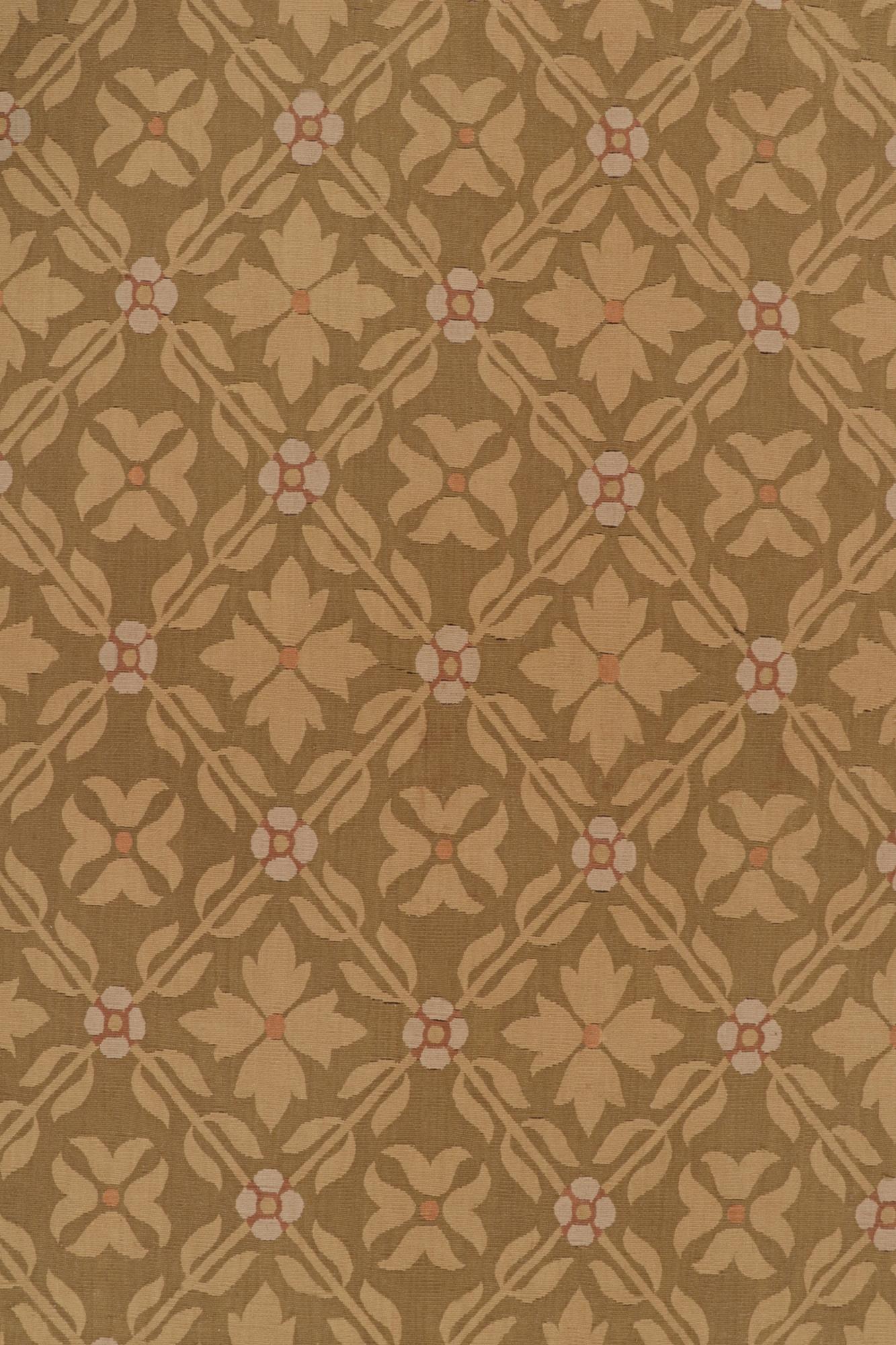 Chinois Tapis & Kilim's Aubusson Style Flatweave in with Beige-Brown Floral Motif floral en vente