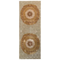 Rug & Kilim's Aubusson Style Rug in Beige-Brown and Green Medallion Pattern (tapis de style Aubusson en beige, marron et vert)