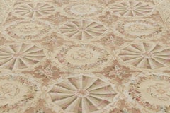 Rug & Kilim's Tapis de style Aubusson en beige-brun avec médaillons floraux