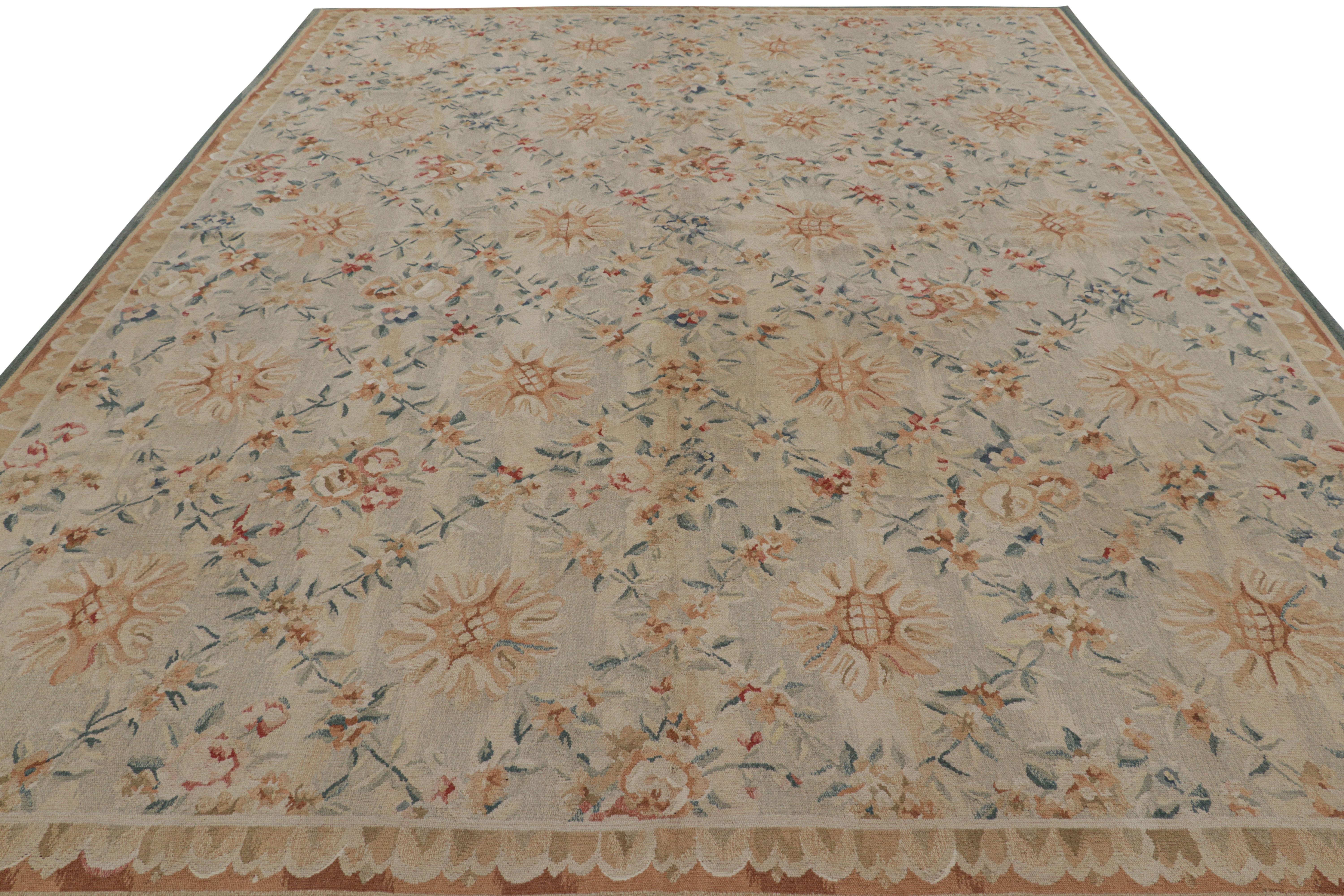 Rug & Kilim's Aubusson-Teppich in Beige-Creme mit Blumenmustern im Zustand „Neu“ im Angebot in Long Island City, NY
