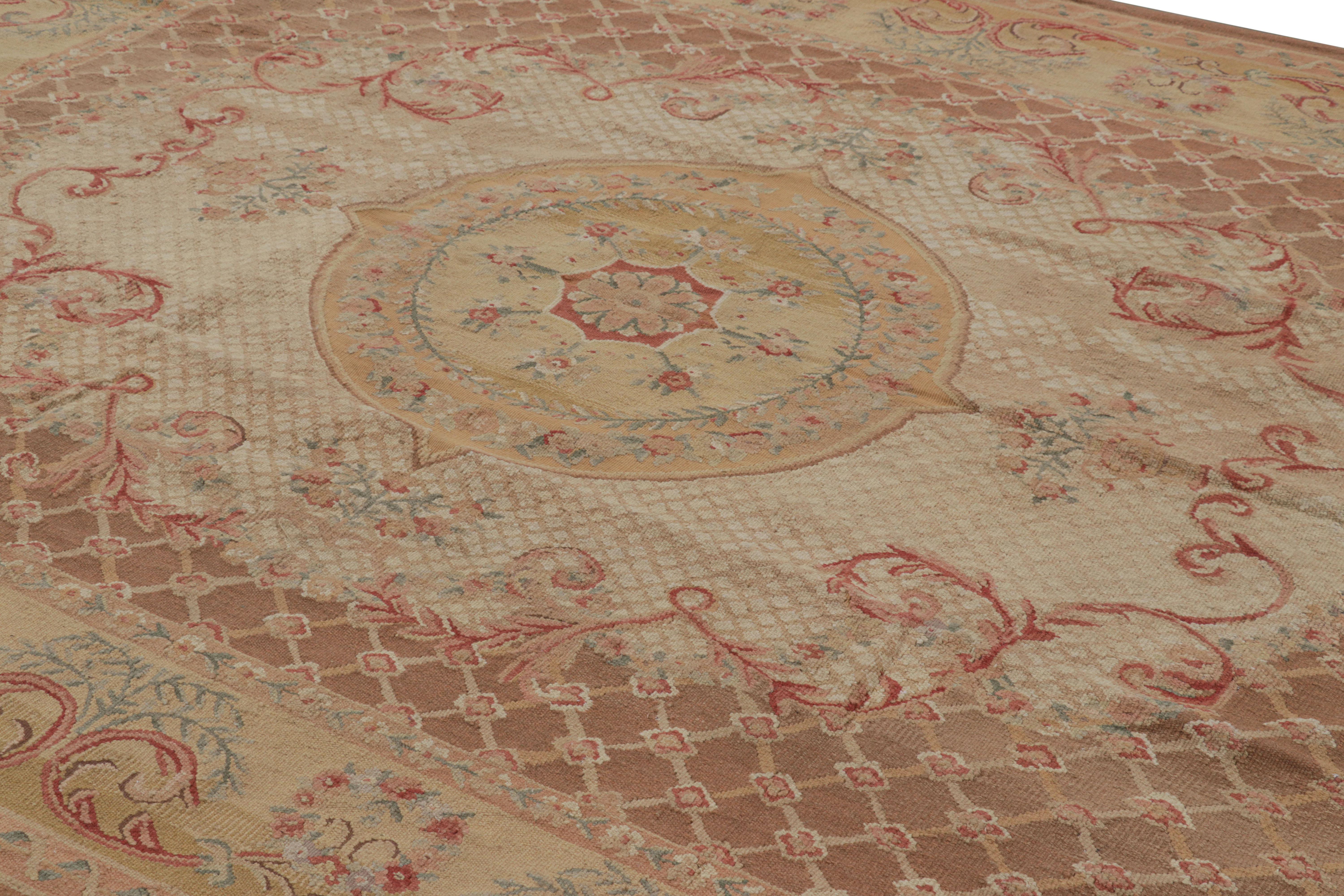 Tessuto a mano in lana a trama piatta, questo tappeto contemporaneo 8x10 è una novità della collezione di tappeti europei di Rug & Kilim, uno dei suoi primi lavori, ispirato agli antichi tappeti e arazzi di Aubusson. 

Sul design: 

Gli ammiratori