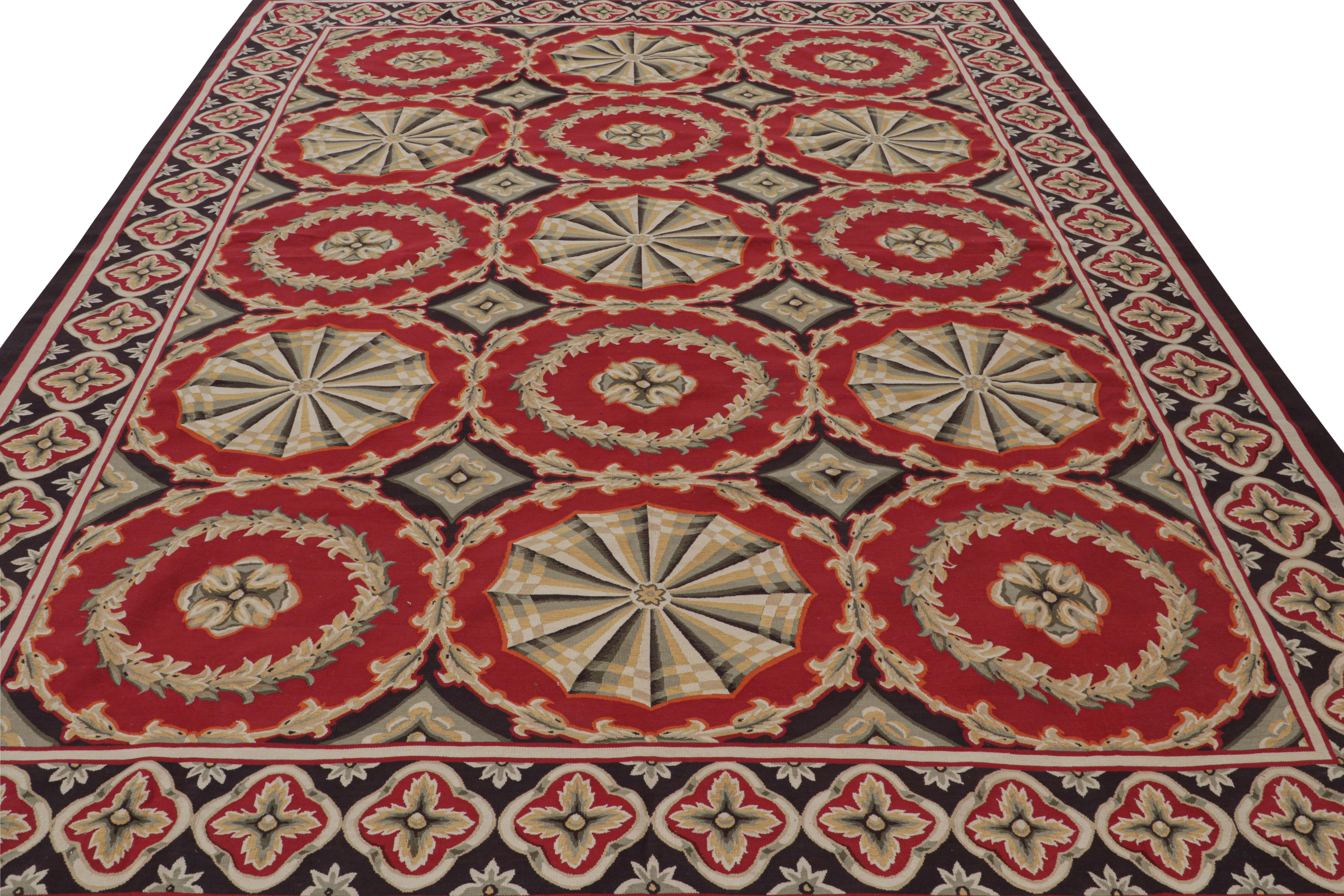 Alfombra estilo Aubusson de Rug & Kilim con medallones florales rojos y grises en Nuevo estado para la venta en Long Island City, NY