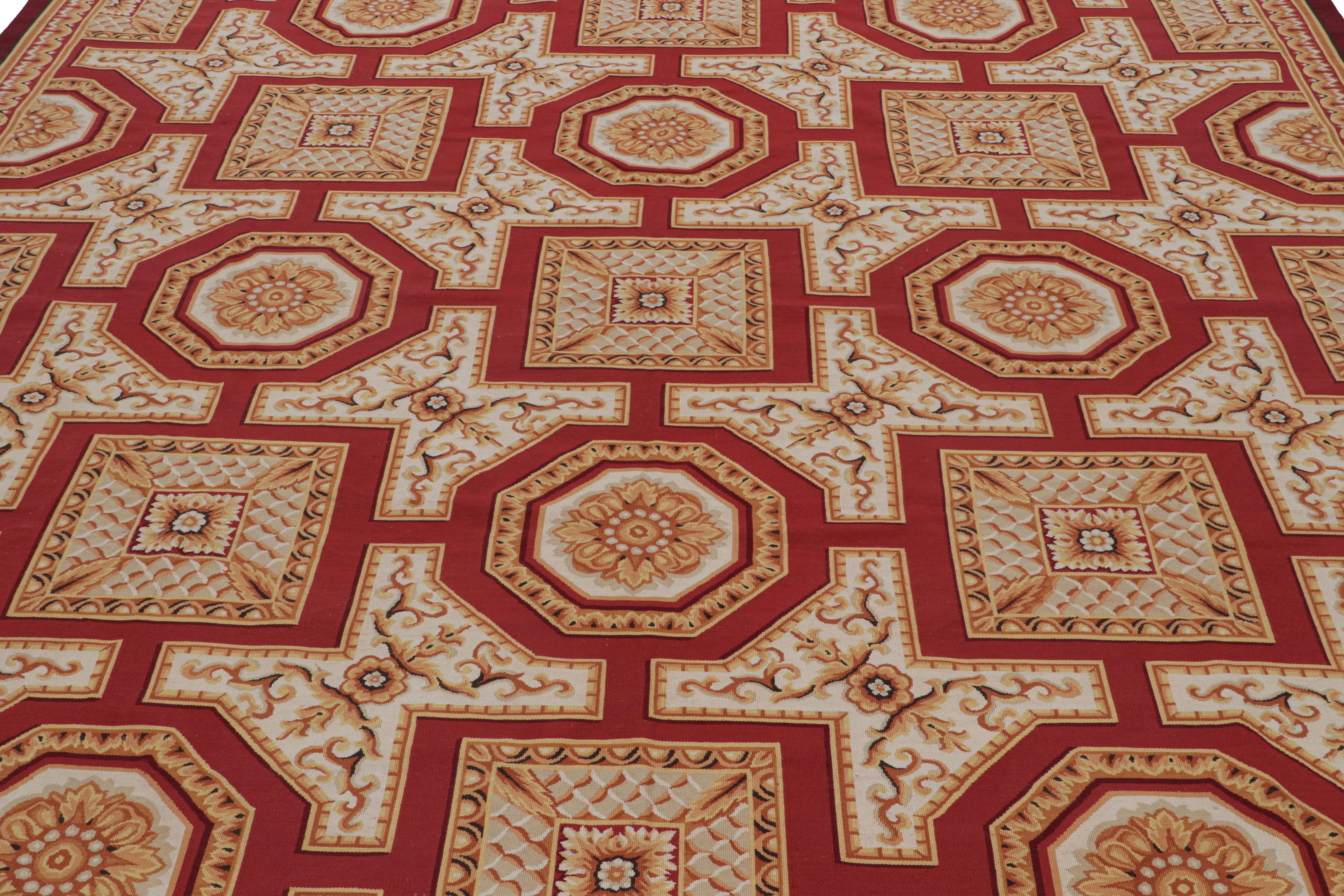 Rug & Kilim's Aubusson Style Teppich mit roten und goldenen Blumenmedaillons im Zustand „Neu“ im Angebot in Long Island City, NY