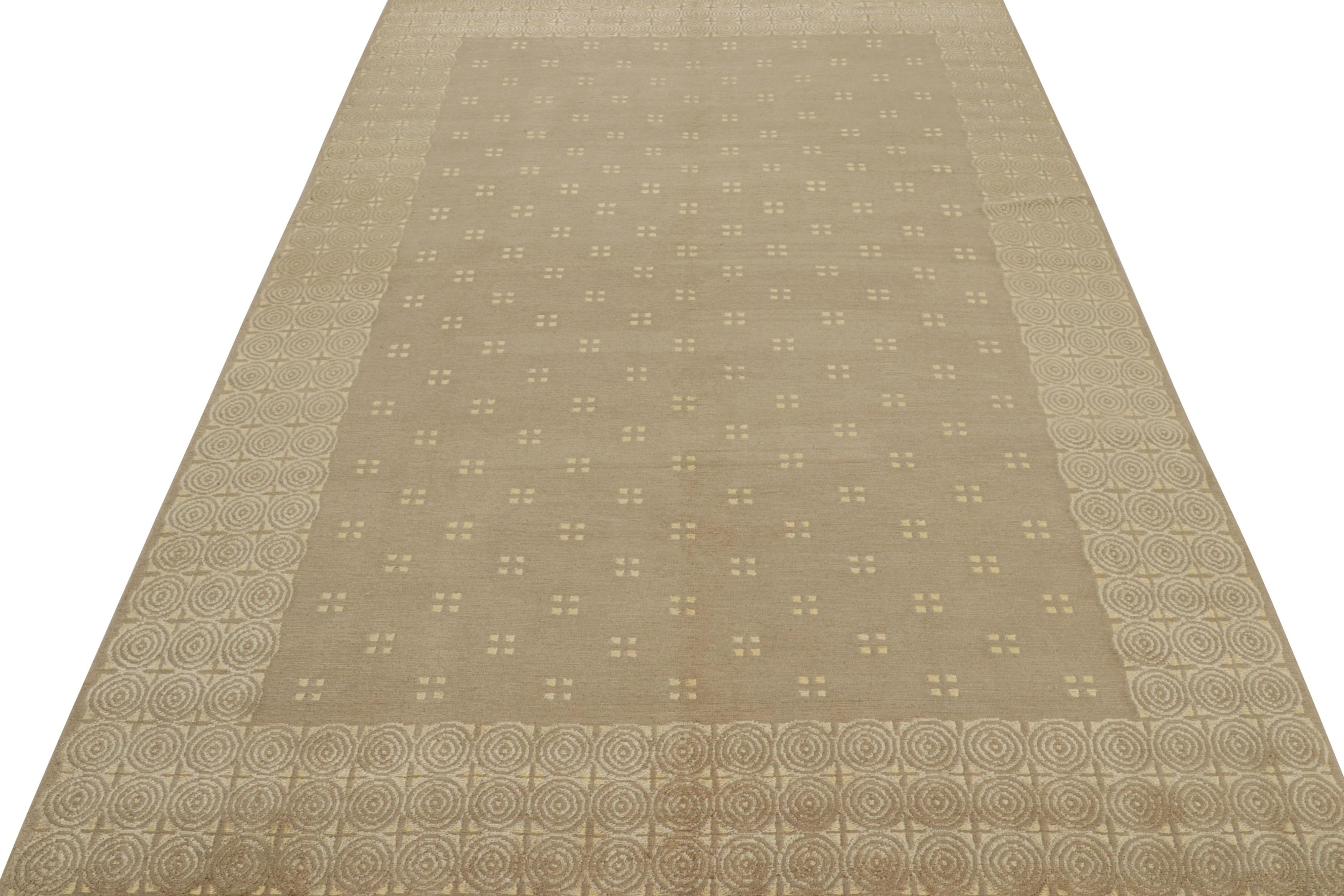 Népalais Rug & Kilim's Austrian Art Deco Rug in Beige-Brown with Geometric Patterns (tapis autrichien Art déco en beige et brun avec des motifs géométriques) en vente
