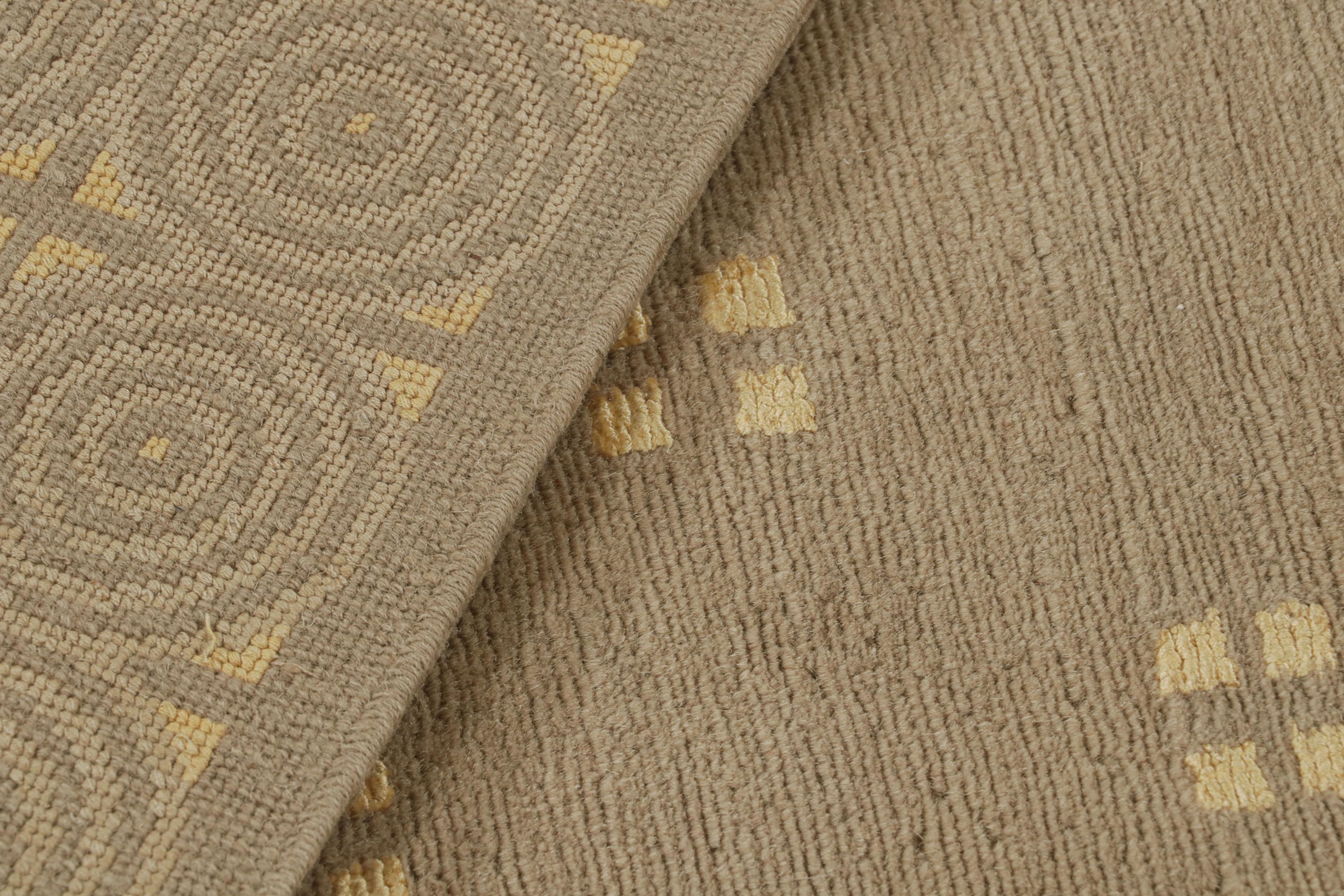 Laine Rug & Kilim's Austrian Art Deco Rug in Beige-Brown with Geometric Patterns (tapis autrichien Art déco en beige et brun avec des motifs géométriques) en vente