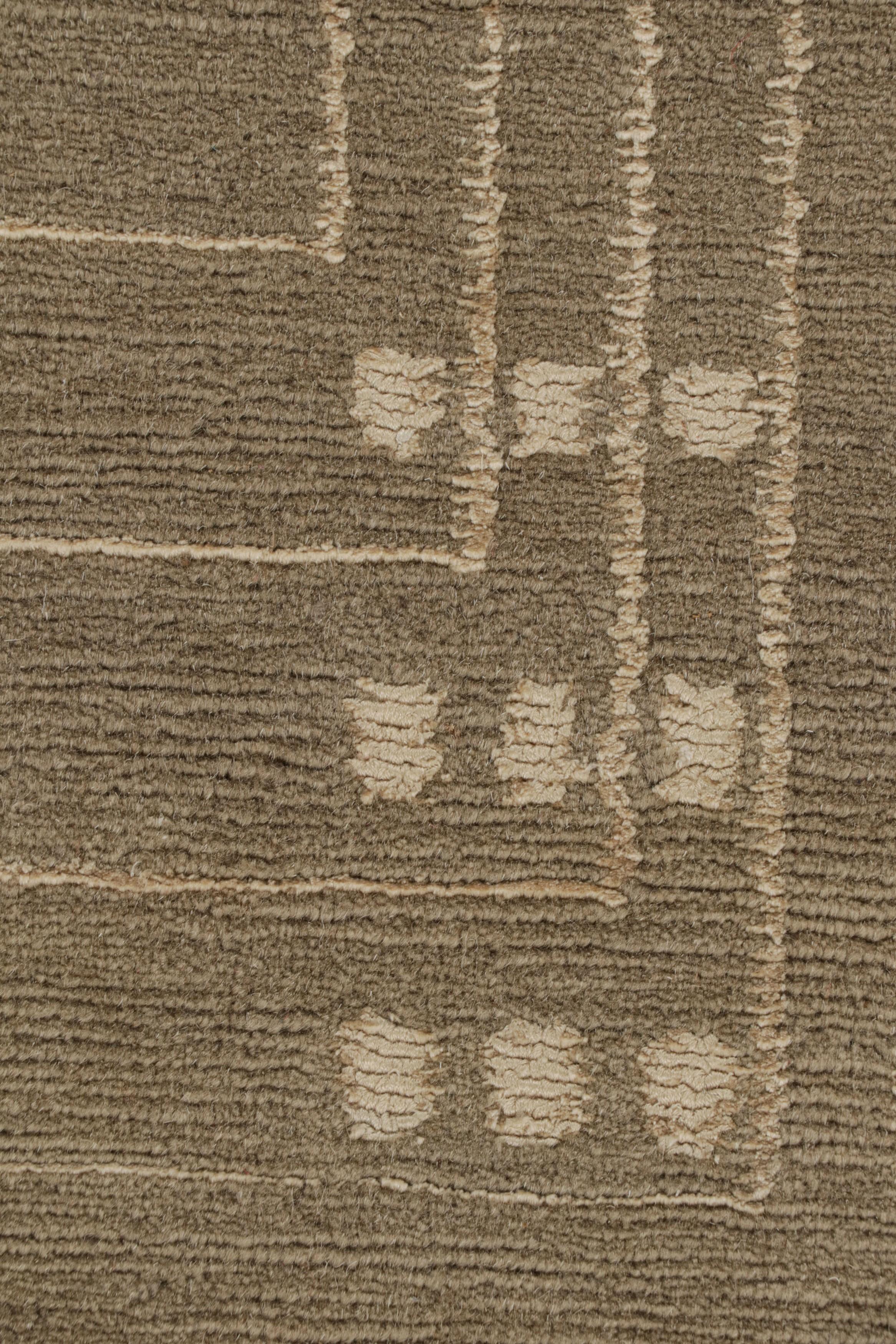 Alfombra austriaca de estilo Art Déco Rug & Kilim en beige-marrón con motivos geométricos en Nuevo estado para la venta en Long Island City, NY