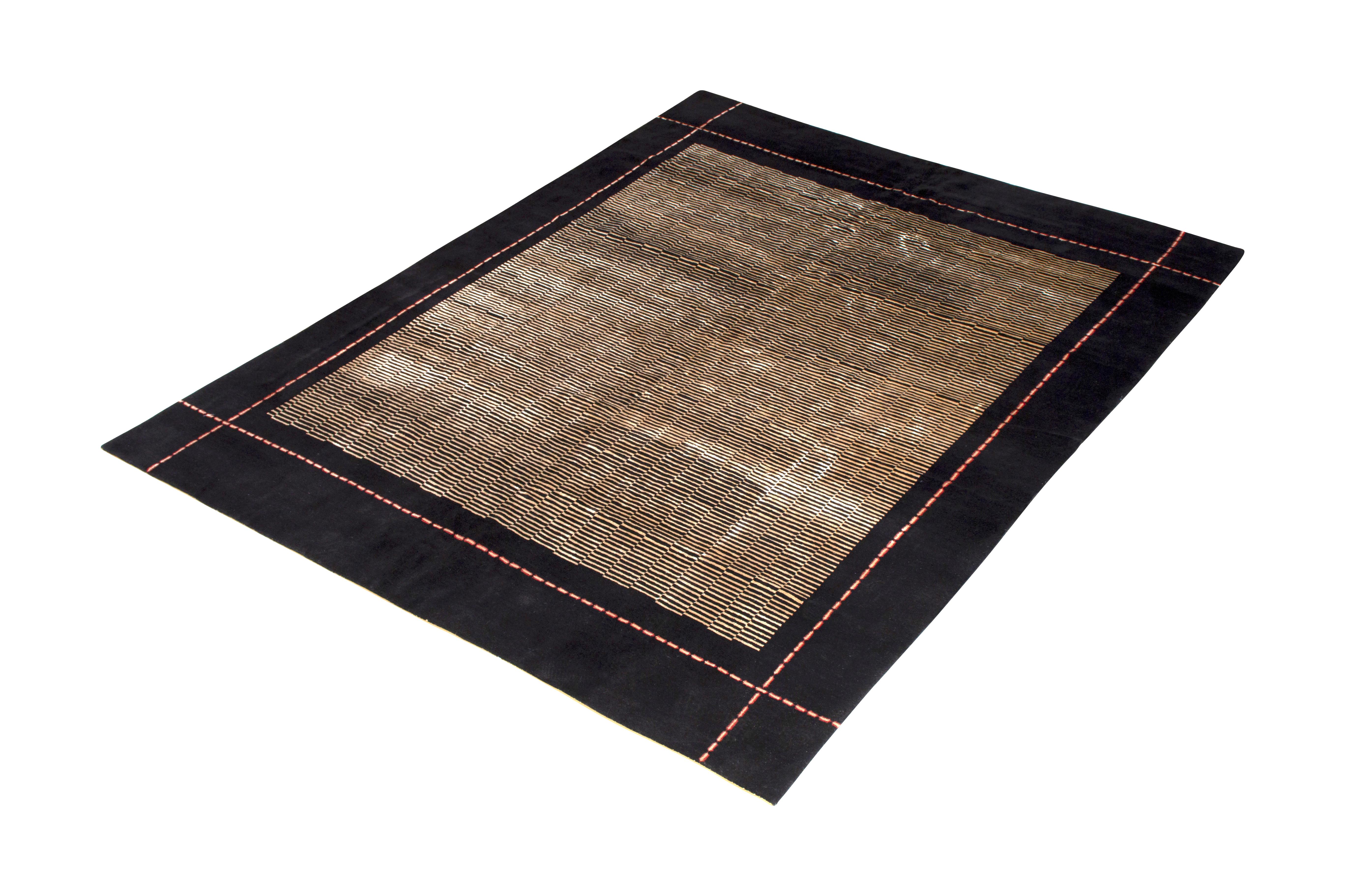Un tappeto 8x10 Art Deco ispirato agli stili della Secessione austriaca, che si aggiunge alla Collezione Europea di Rug & Kilim. Annodato a mano in lana e seta, gode di ricche tonalità beige-marrone e nere completate da una lucentezza naturale.