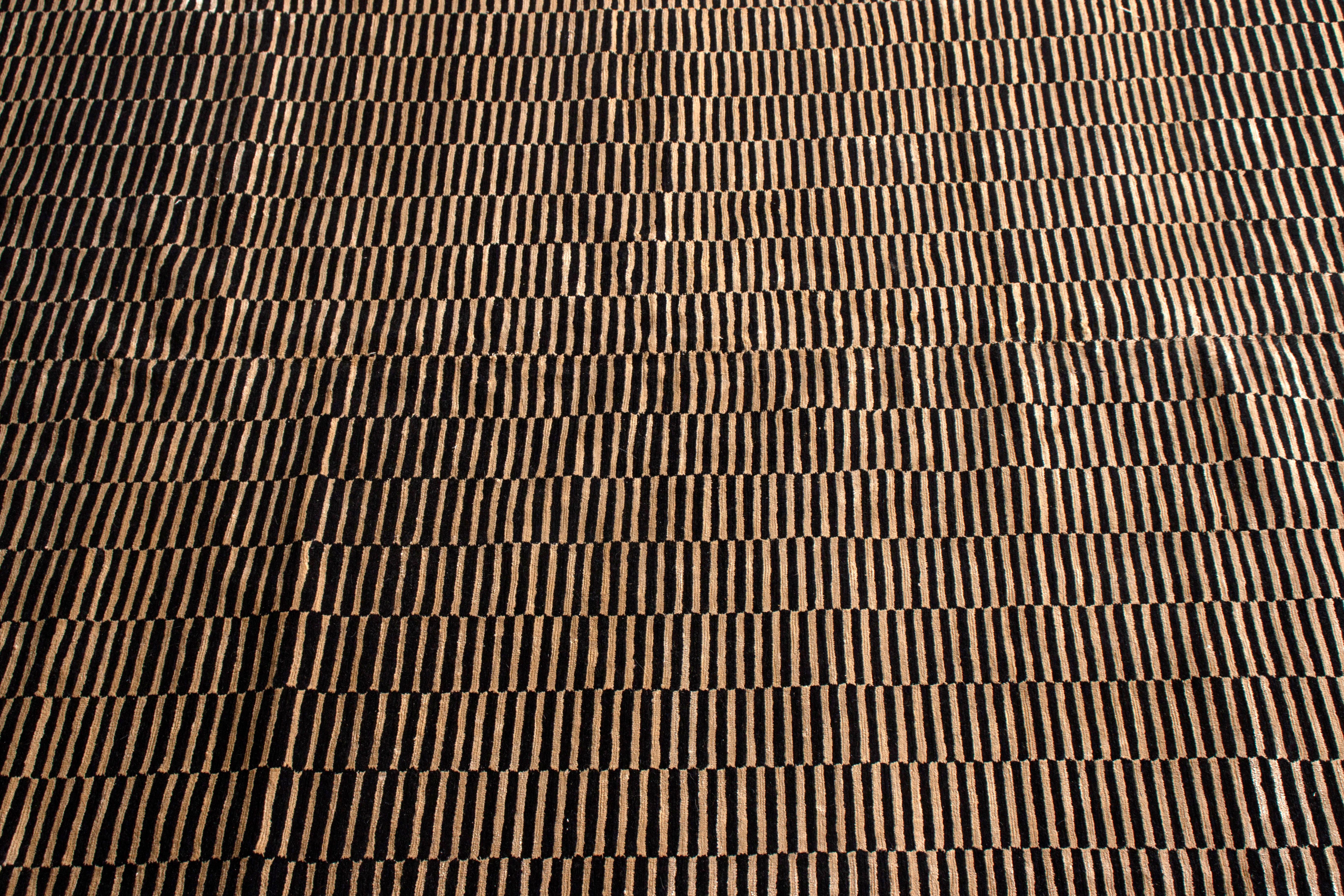 Art Déco Rug & Kilim - Tappeto austriaco in stile Art Deco con motivo geometrico marrone e nero in vendita