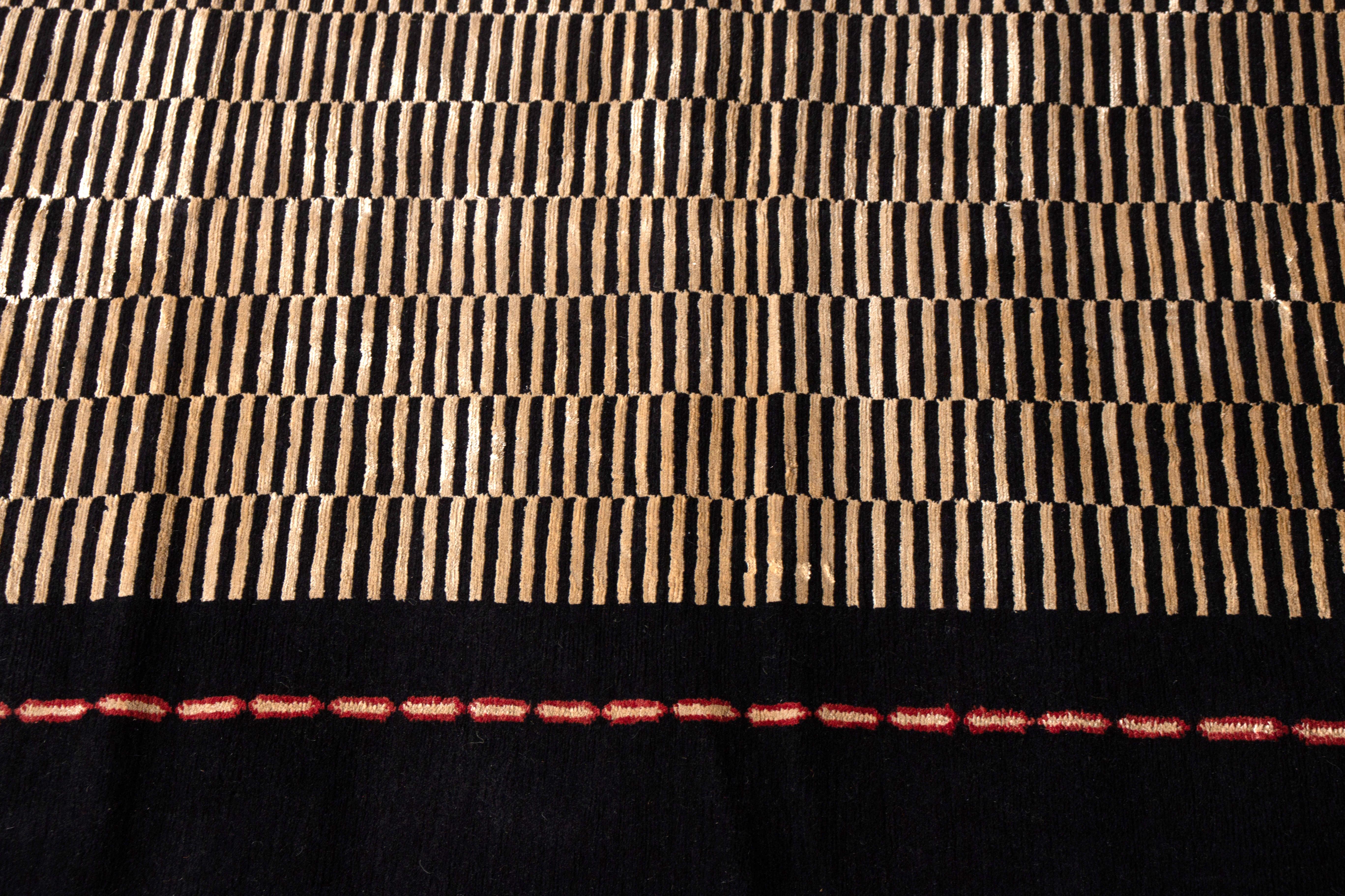 Nepalese Rug & Kilim - Tappeto austriaco in stile Art Deco con motivo geometrico marrone e nero in vendita