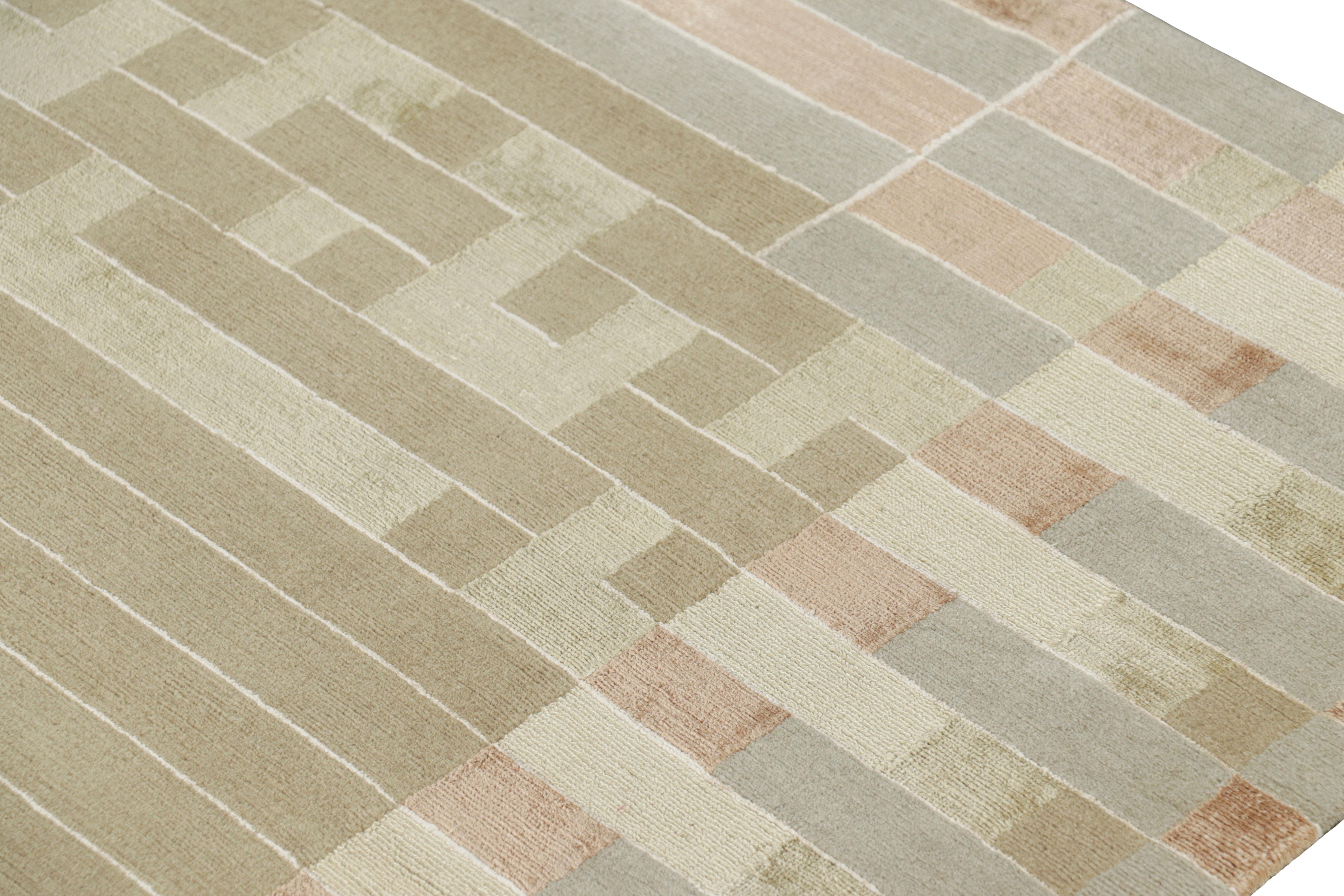 Moderne Rug & Kilim's Austrian Art Deco Style Rug with Stripes and Geometric Patterns (tapis autrichien de style art déco avec des rayures et des motifs géométriques) en vente
