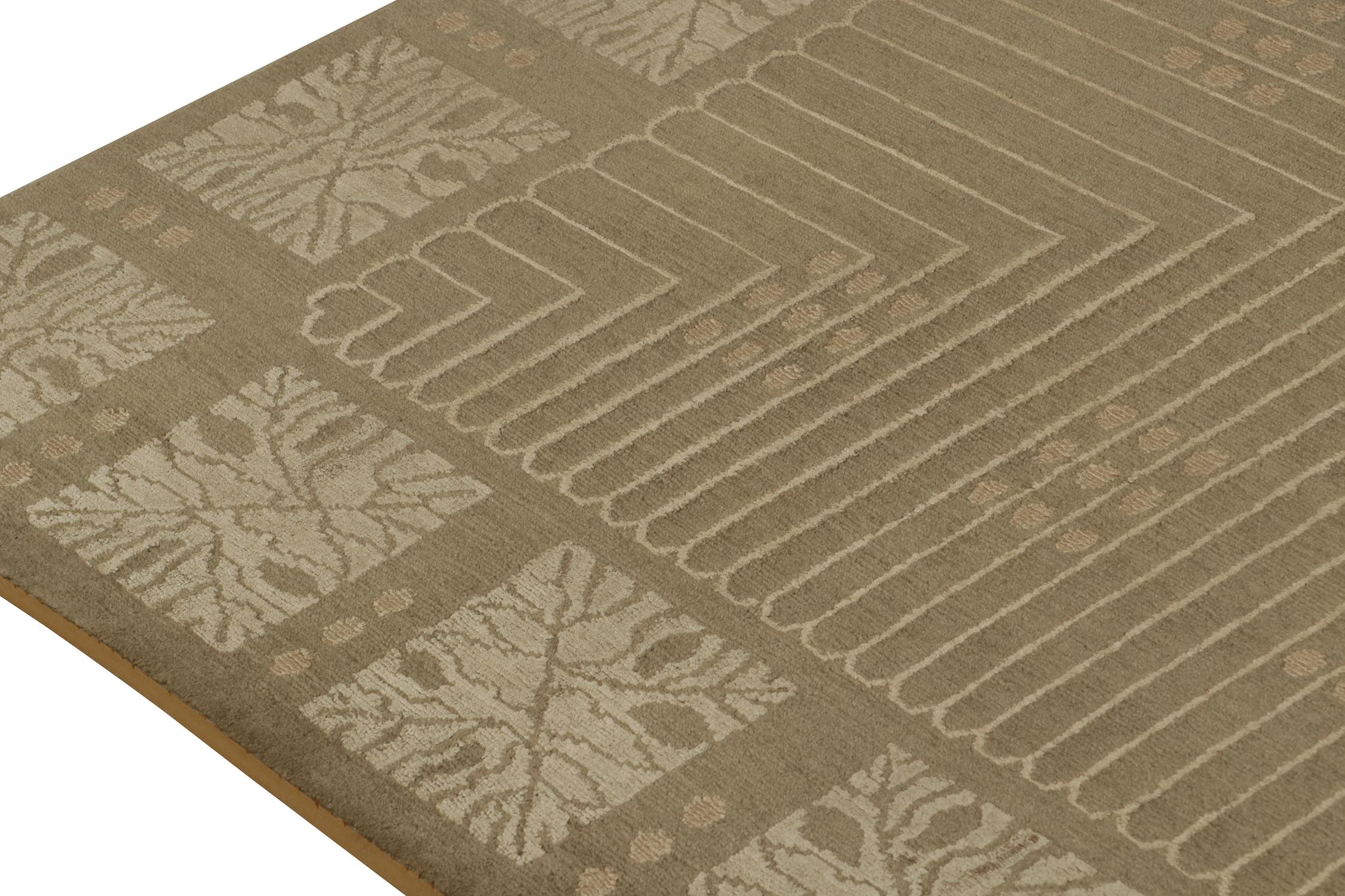 Rug & Kilim's Austrian Style Art Deco Teppich in Brown mit Beige Geometrischem Muster (Handgeknüpft) im Angebot