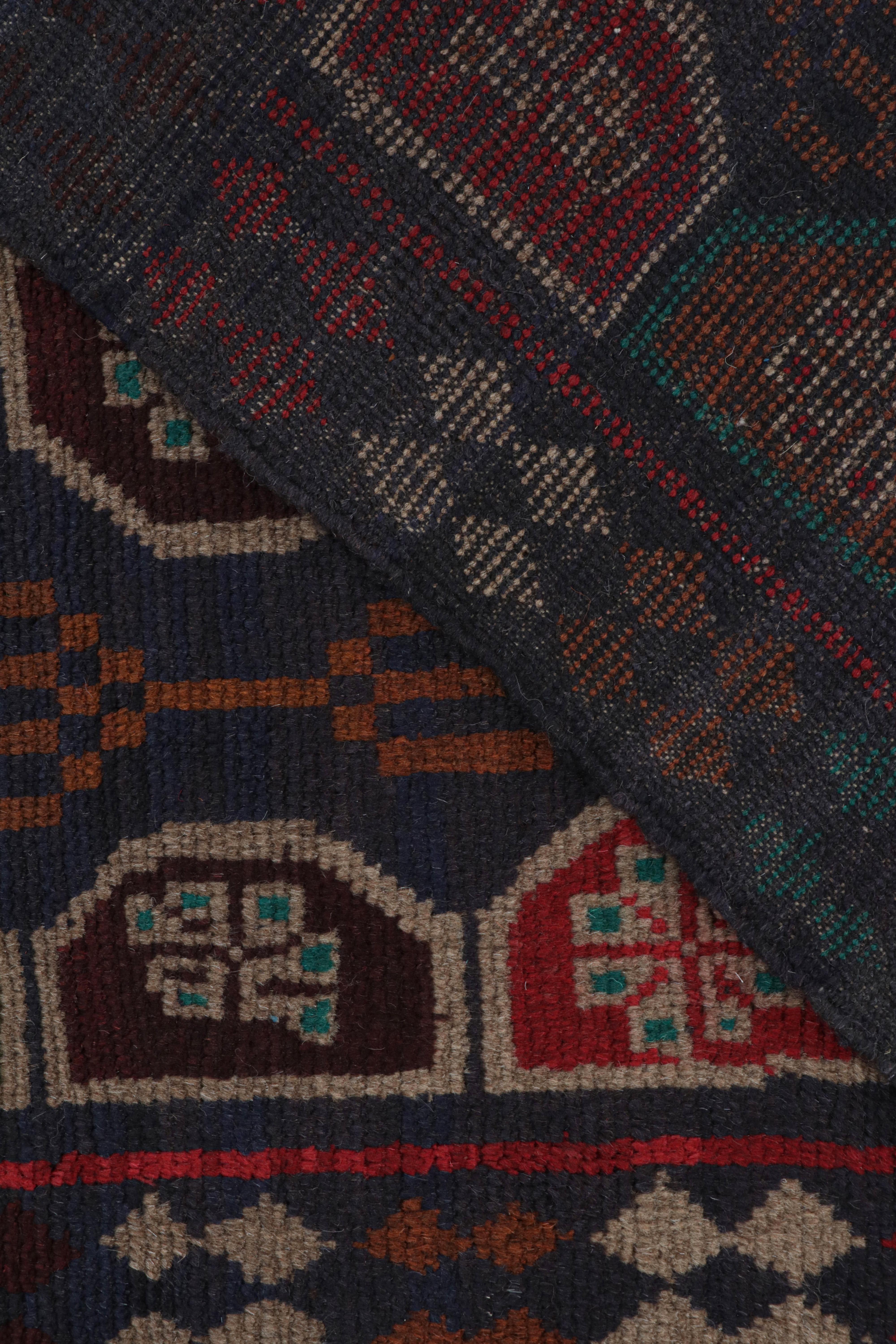 Laine Rug & Kilim's Baluch Tribal Rug in Brown with Colorful Hexagon Patterns (tapis tribal Baluch en brun avec motifs hexagonaux colorés) en vente