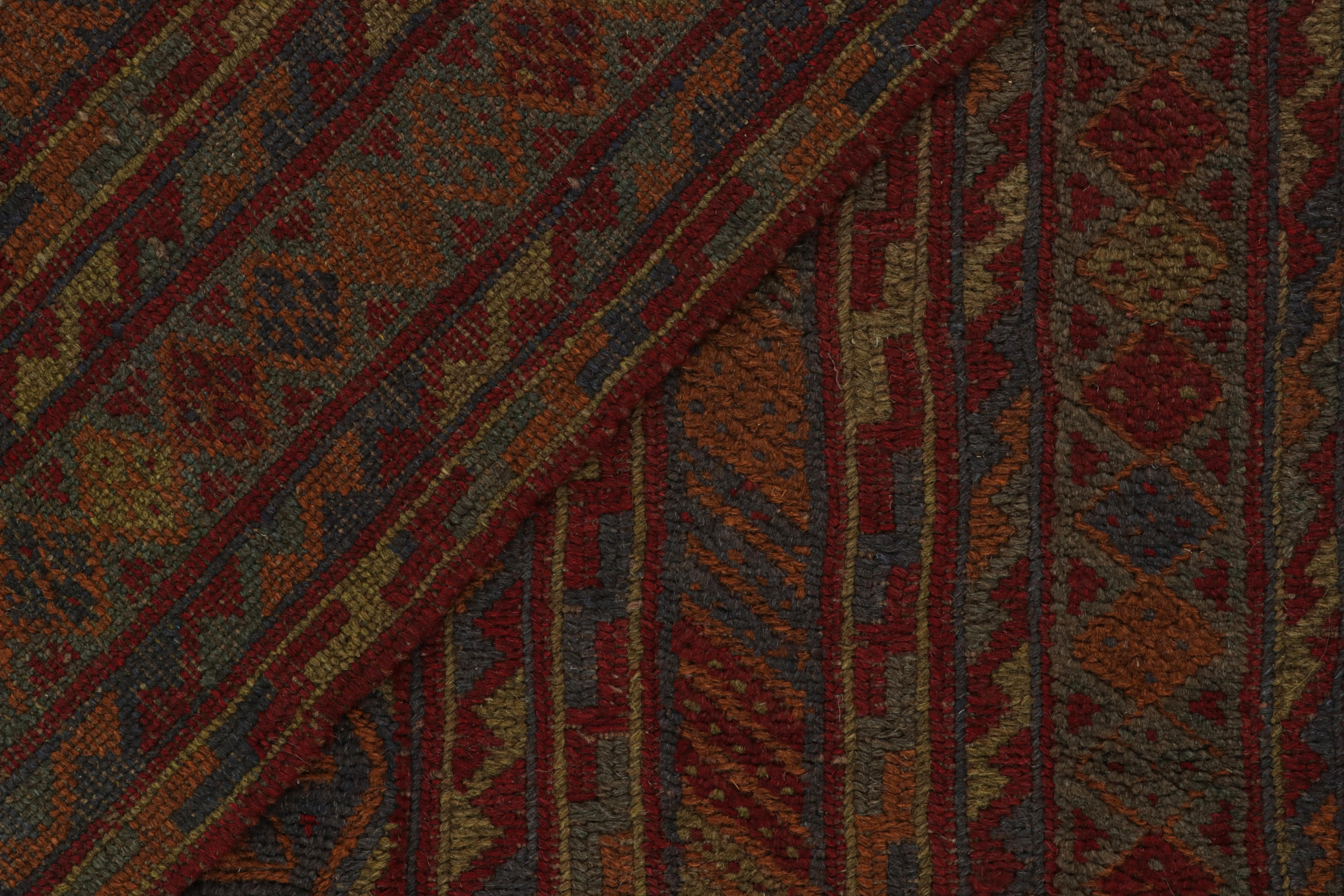 XXIe siècle et contemporain Tapis tribal Baluch à motifs géométriques colorés de Rug & Kilim en vente