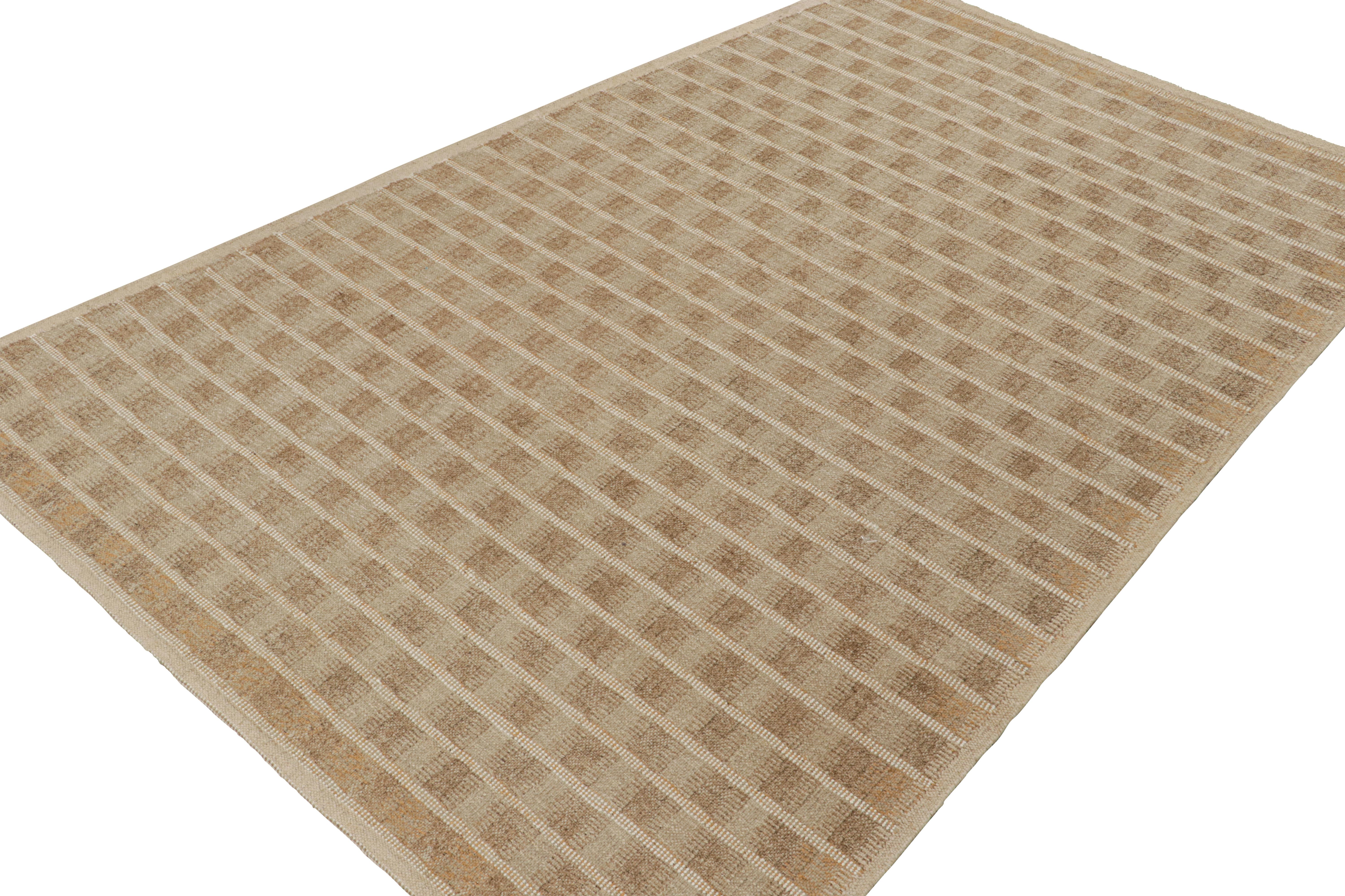 Dieses individuelle Teppichdesign repräsentiert Flachgewebe im schwedischen Stil aus der Scandinavian Kilim Collection'S von Rug & Kilim.

Über das Design:

Diese Fotos zeigen einen ehemaligen 7x12 trapezförmigen Teppich, handgewebt aus