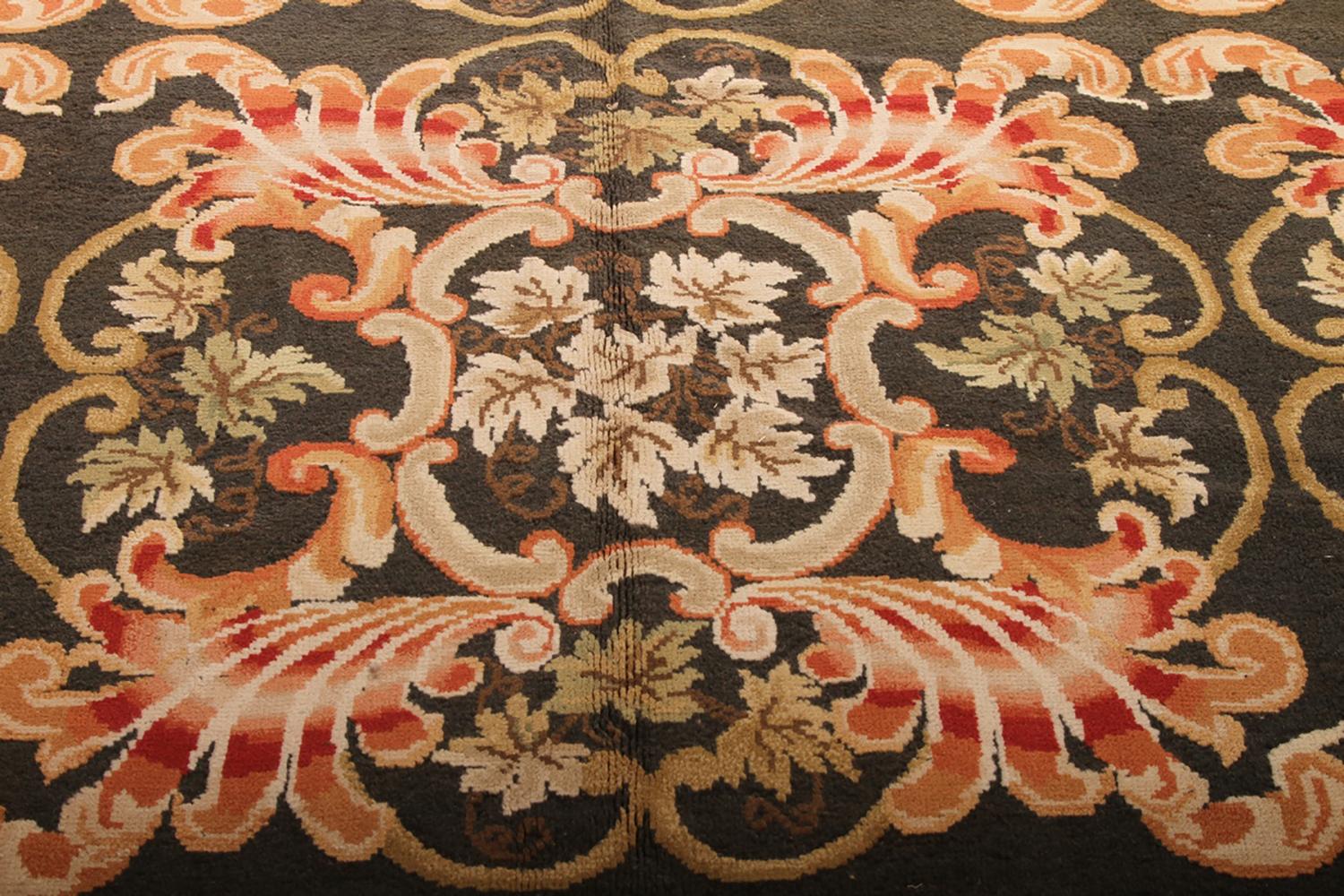 Rug & Kilim's Bessarabian Traditional Geometric Floral Green Pink and Black Wool (Laine géométrique florale verte, rose et noire) Neuf - En vente à Long Island City, NY