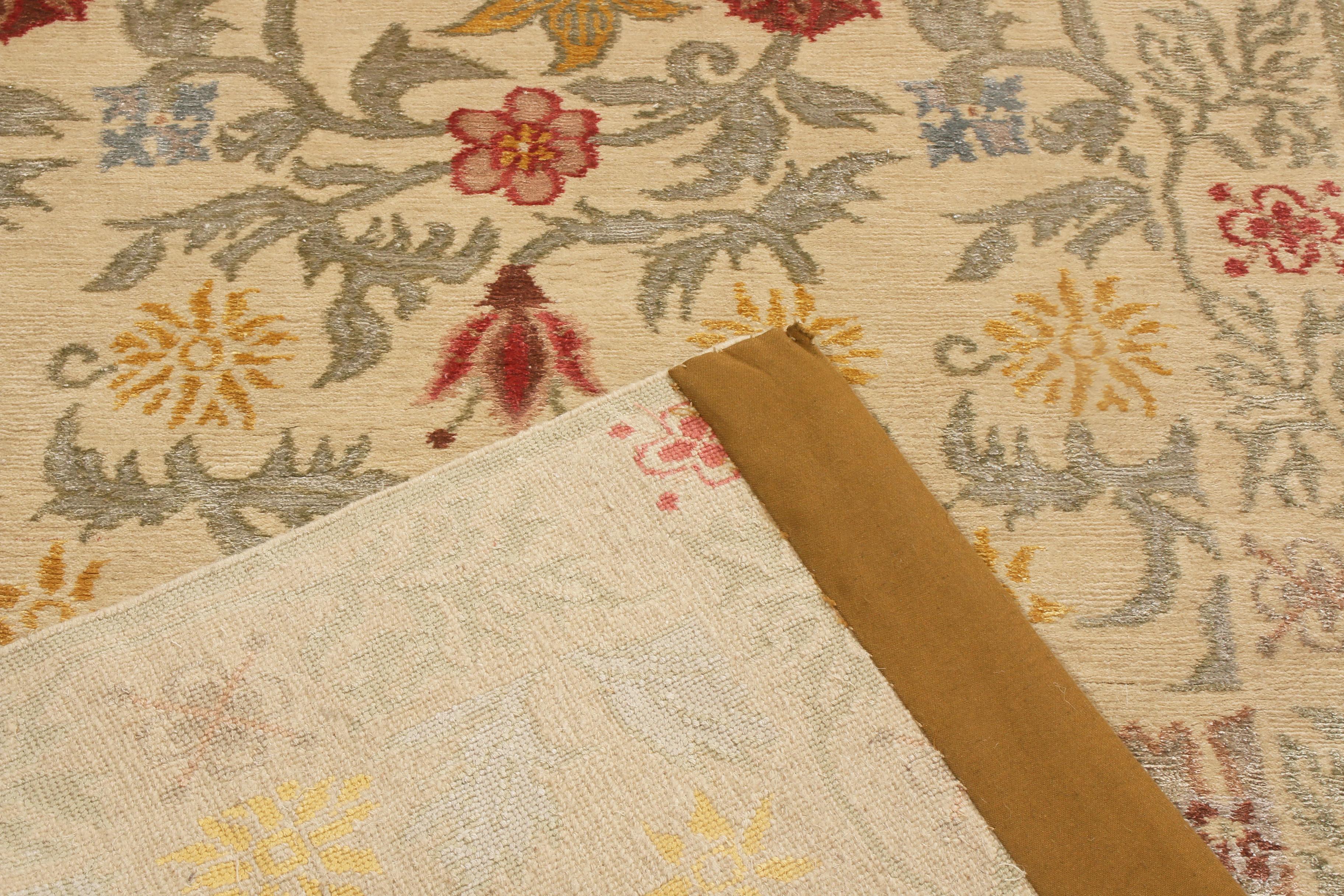 Rug & Kilim - Runner in lana e seta Bilbao, design spagnolo, beige e multicolore. In condizioni Nuovo in vendita a Long Island City, NY