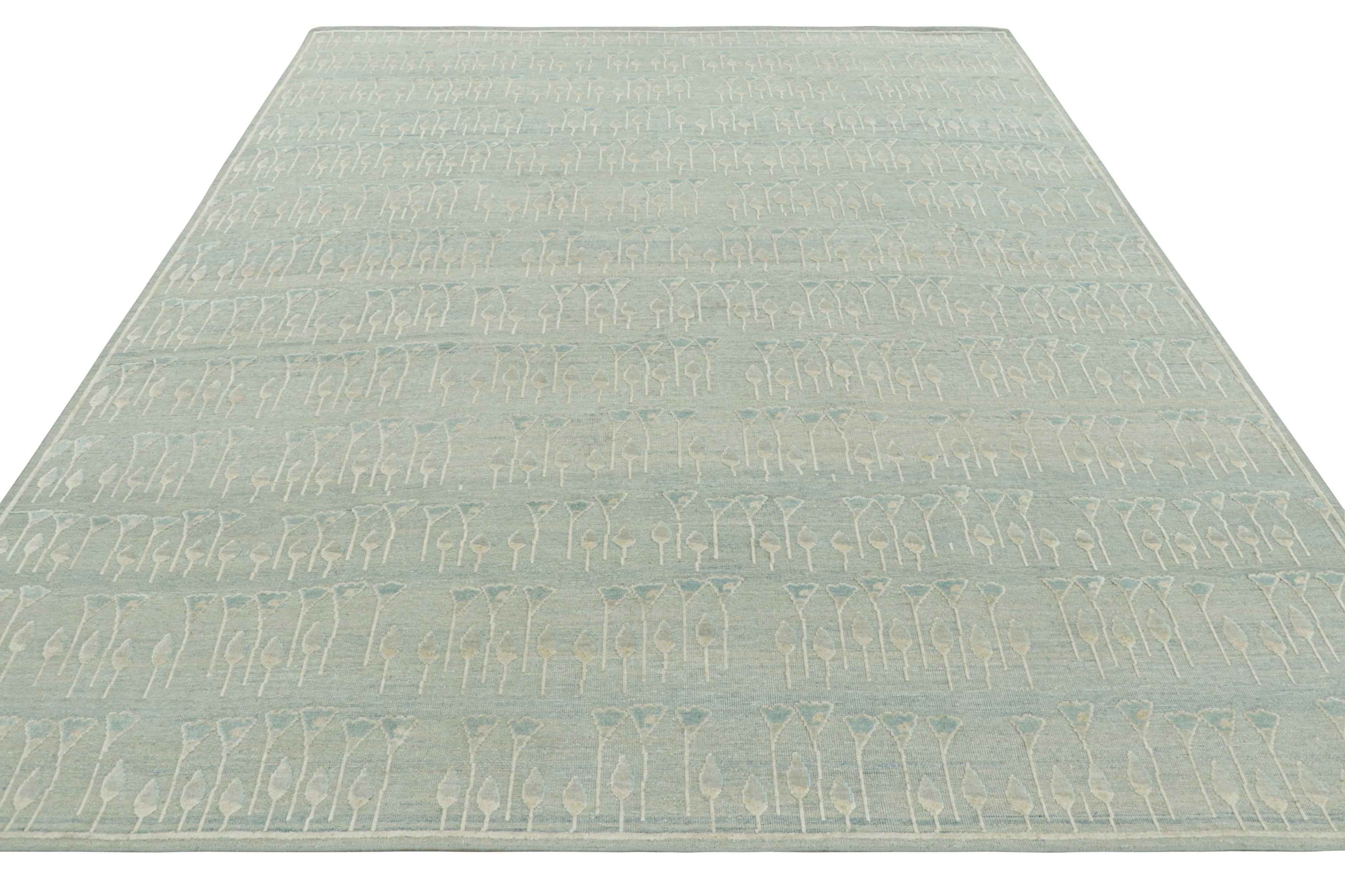 Noué à la main Rug & Kilim's Block Print Custom Rug Design with Blue and Green Floral Patterns (Motifs floraux bleus et verts) en vente