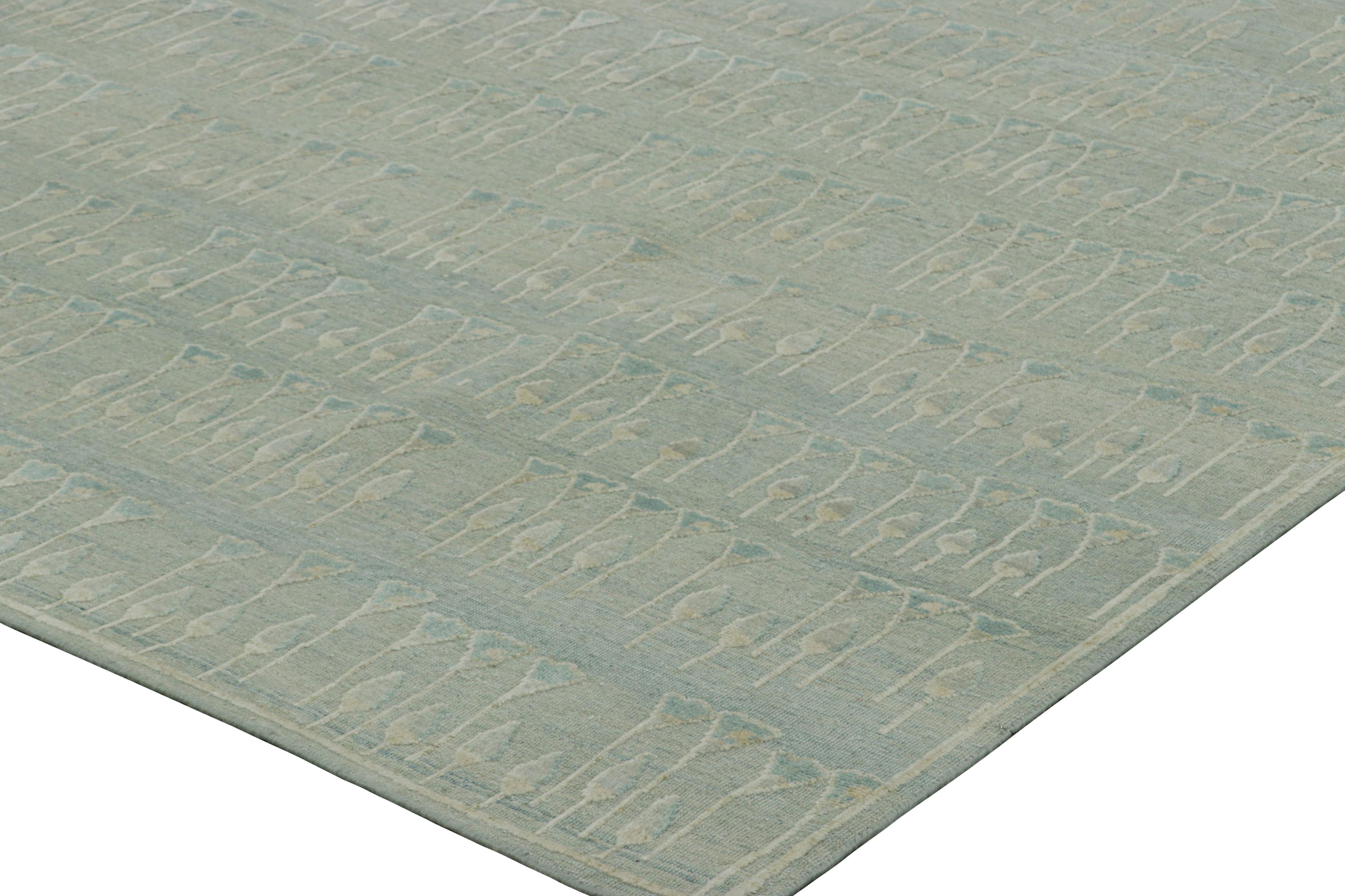 Rug & Kilim's Block Print Custom Rug Design with Blue and Green Floral Patterns (Motifs floraux bleus et verts) Neuf - En vente à Long Island City, NY