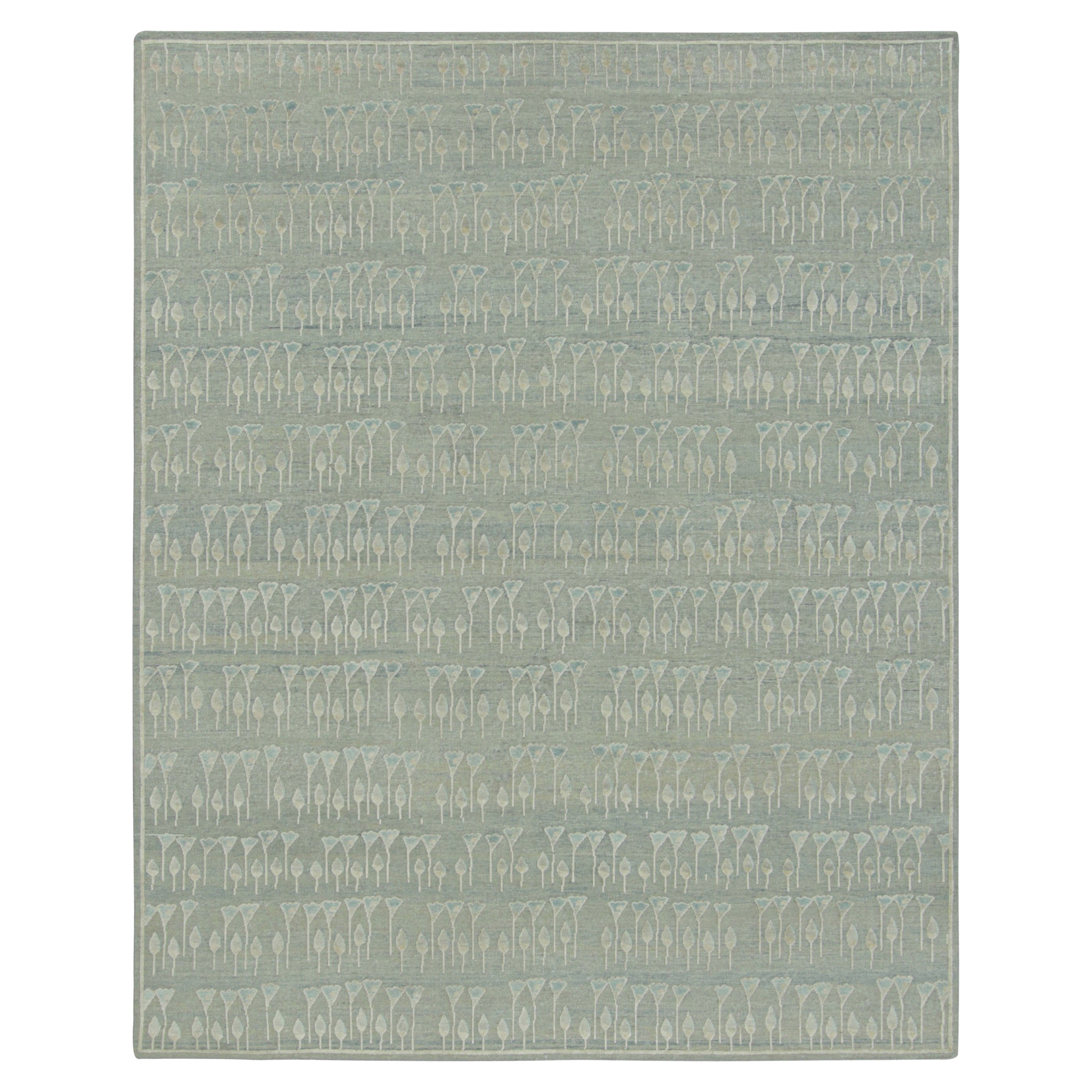 Rug & Kilim's Block Print Custom Rug Design with Blue and Green Floral Patterns (Motifs floraux bleus et verts)