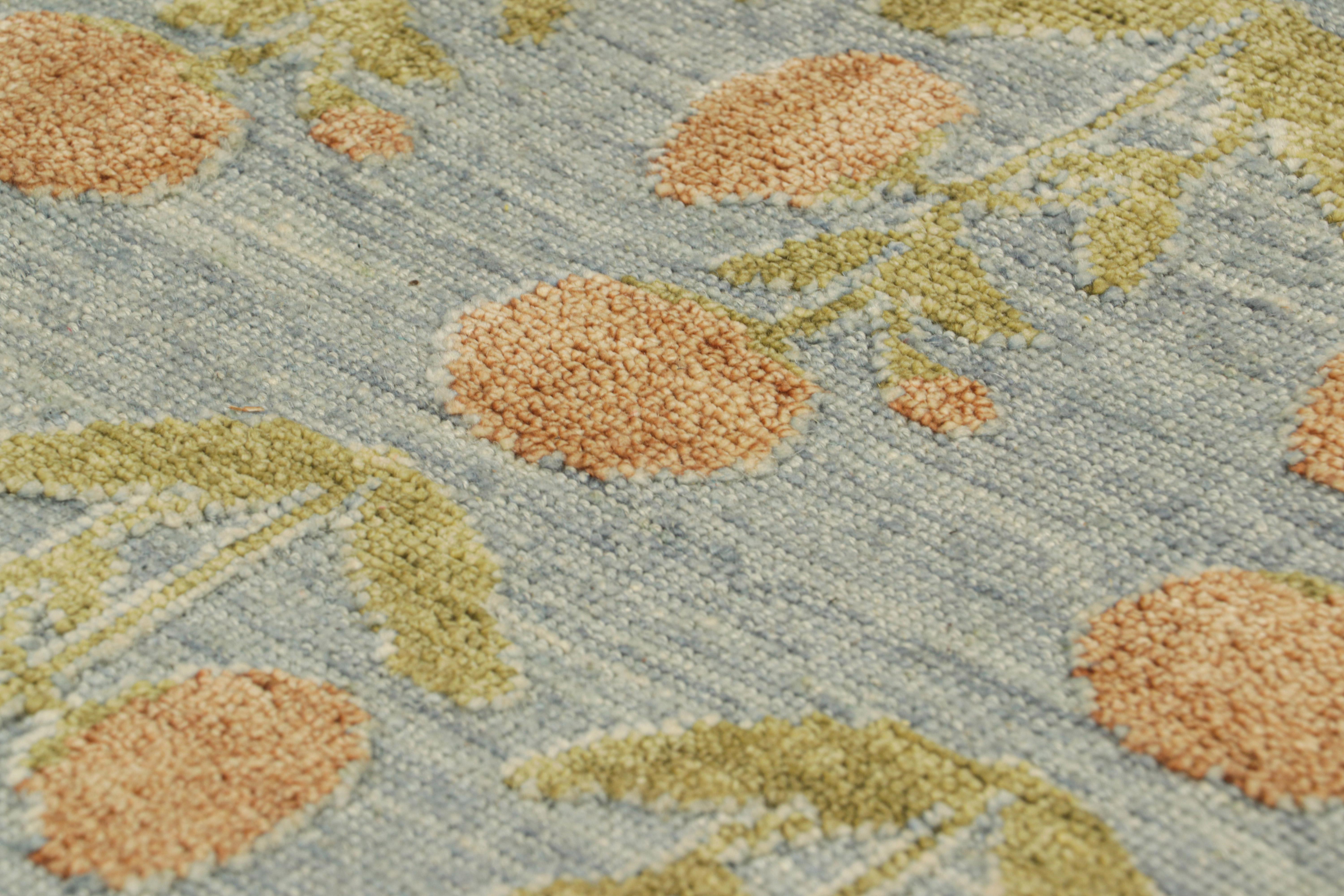 Muestra de alfombra personalizada Rug & Kilim's Block Print, azul con caprichosos motivos florales Indio en venta