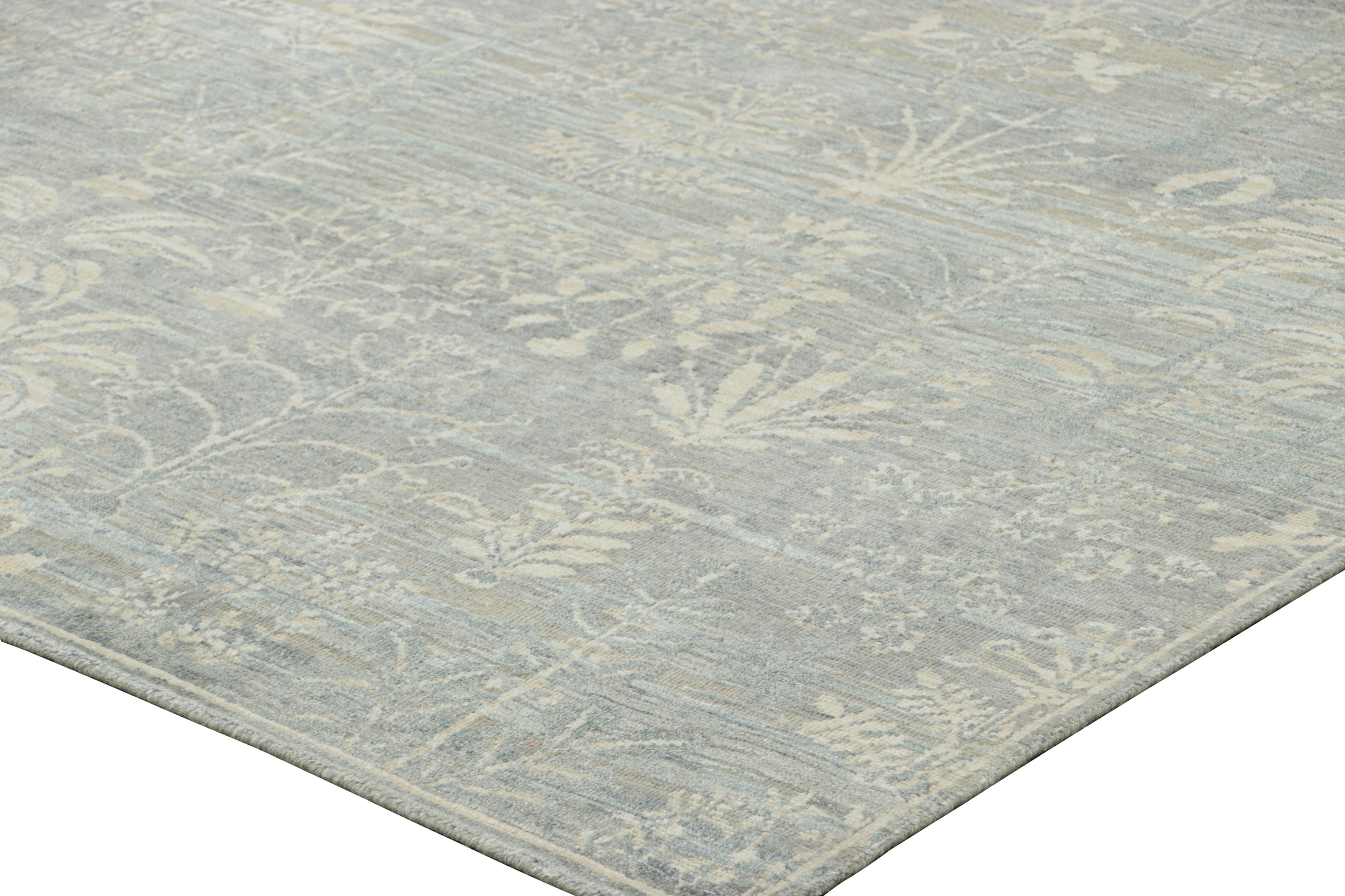Rug & Kilim's Block Print Rug, Blue and Gray with Cream White Floral Patterns (tapis imprimé en bloc, bleu et gris avec des motifs floraux crème et blancs) Neuf - En vente à Long Island City, NY