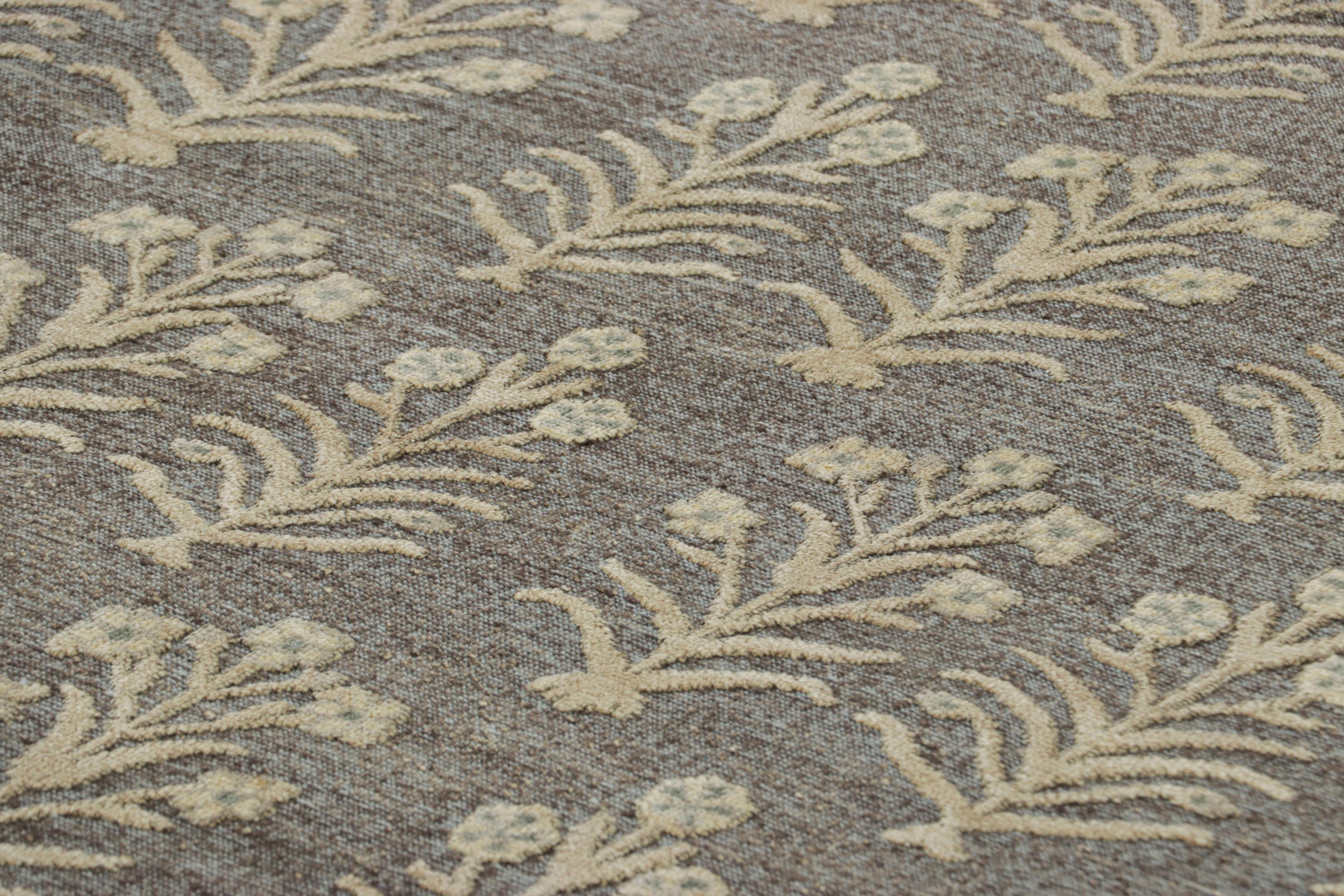 Anudado a mano en lana y seda, este diseño de alfombra de 8x10 es una atrevida incorporación a la línea Block Print de la colección Modern Classics de Rug & Kilim, un nuevo enfoque sofisticado y elegante de un estilo histórico.

Sobre el diseño:
