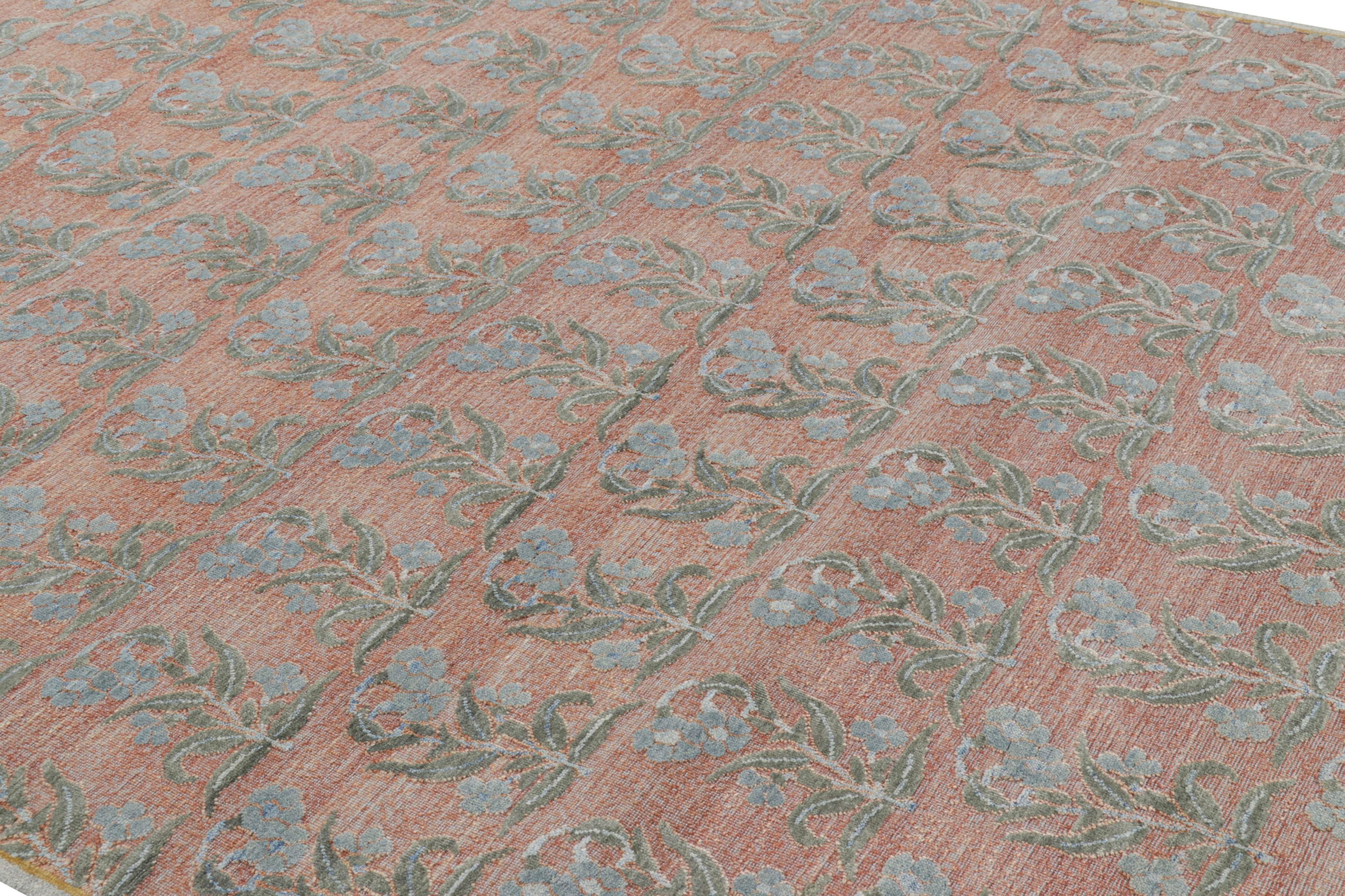 Dieser 8x10 große, handgeknüpfte Teppich aus Wolle und Seide ist eine kühne Ergänzung der Block Print-Linie der Modern Classics Collection'S von Rug & Kilim - ein anspruchsvoller und eleganter neuer Ansatz für einen historischen Stil.

Über das