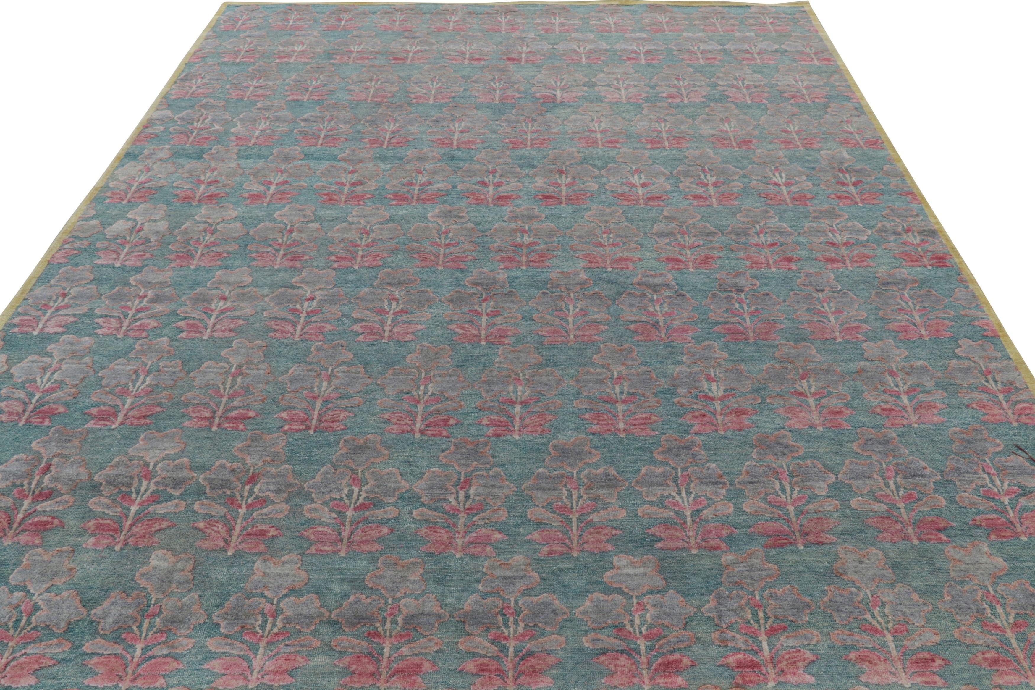 Rug & Kilim's Blockdruck-Teppichdesign mit rosa und grünem Blumenmuster (Indisch) im Angebot