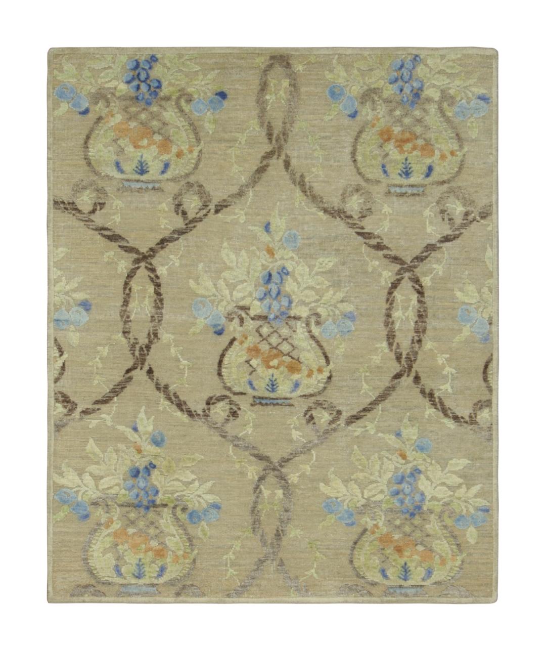 Rug & Kilim's Blockdruck-Teppich in Beige mit eleganten floralen Vasenmotiven (21. Jahrhundert und zeitgenössisch) im Angebot