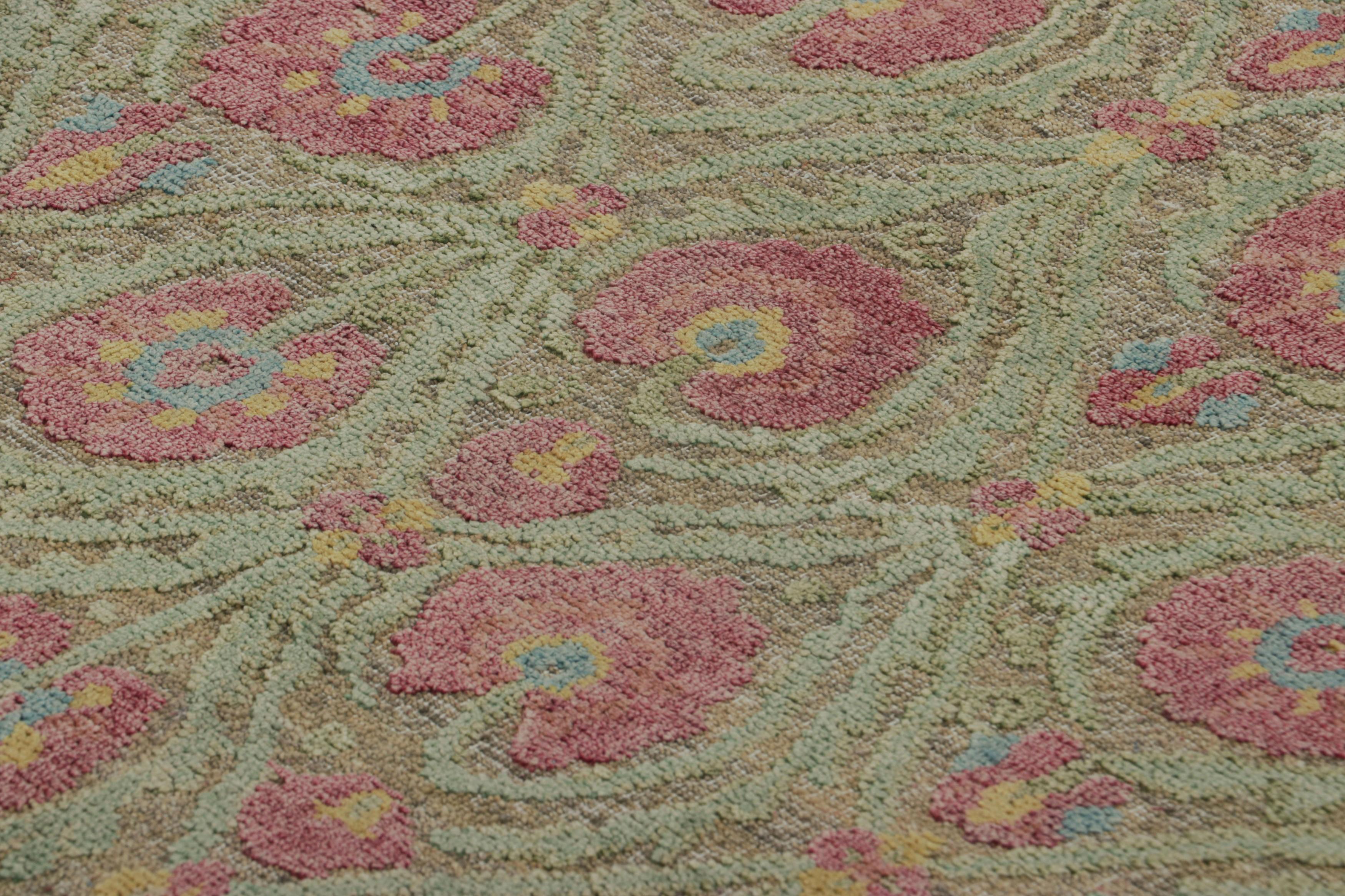 Rug & Kilim's Block Print Rug with Red and Green Floral Patterns (tapis à motifs floraux rouges et verts) Neuf - En vente à Long Island City, NY