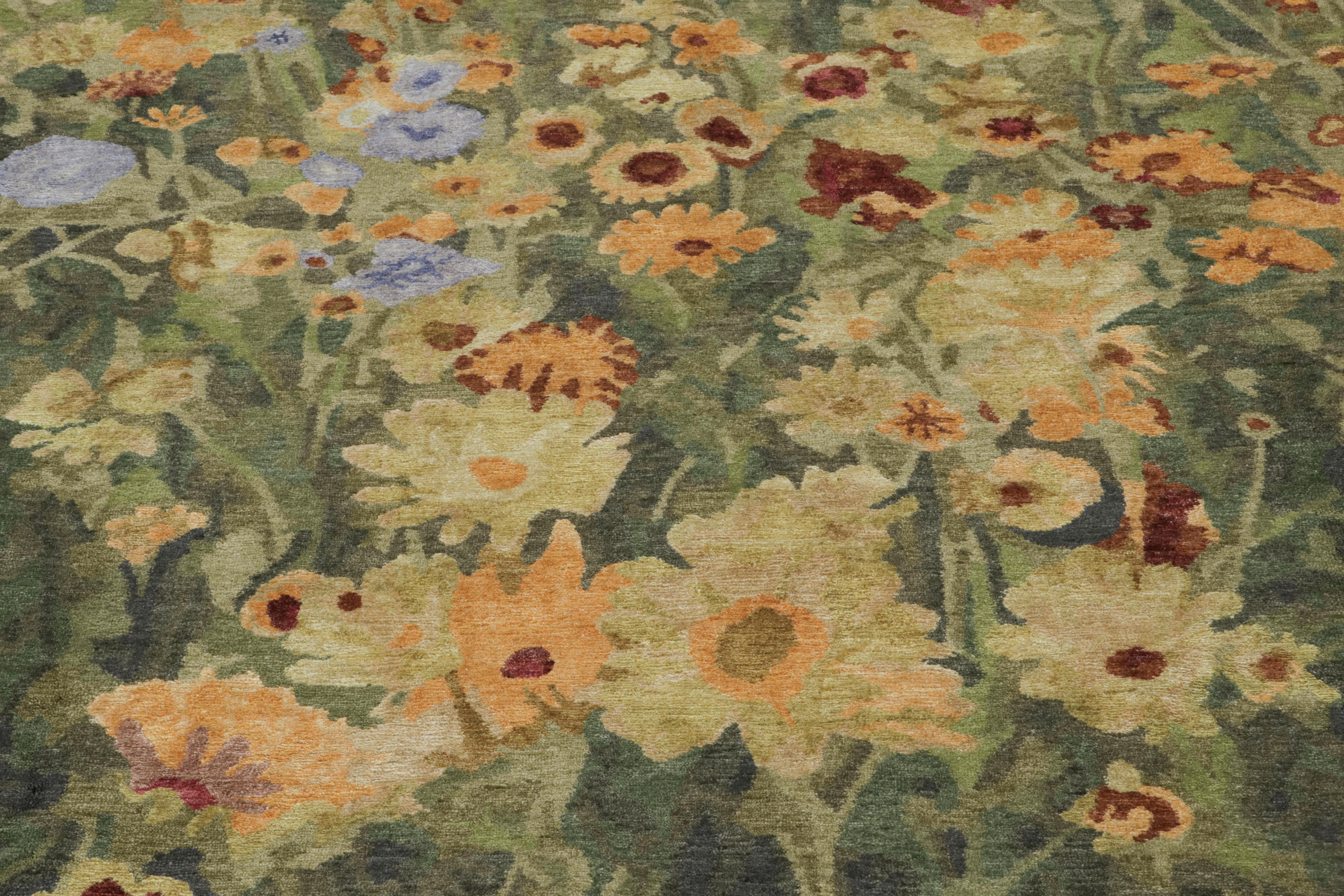 Annodato a mano Tappeto botanico Rug & Kilim in verde con motivi floreali - 